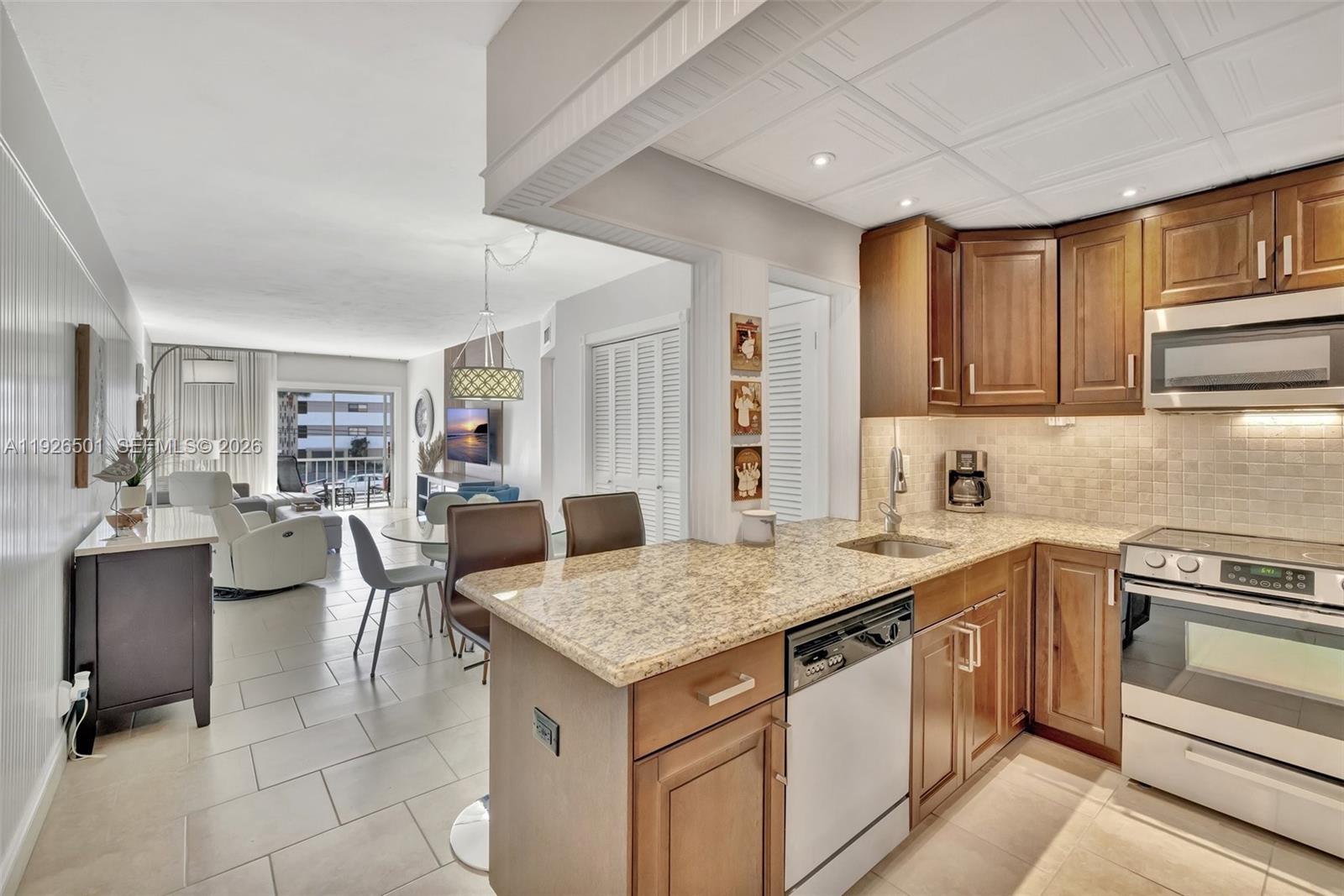PARADISE HARBOUR APTS CO- - Residential