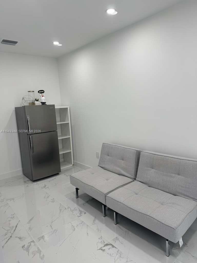 GIR SUB - Residential Lease