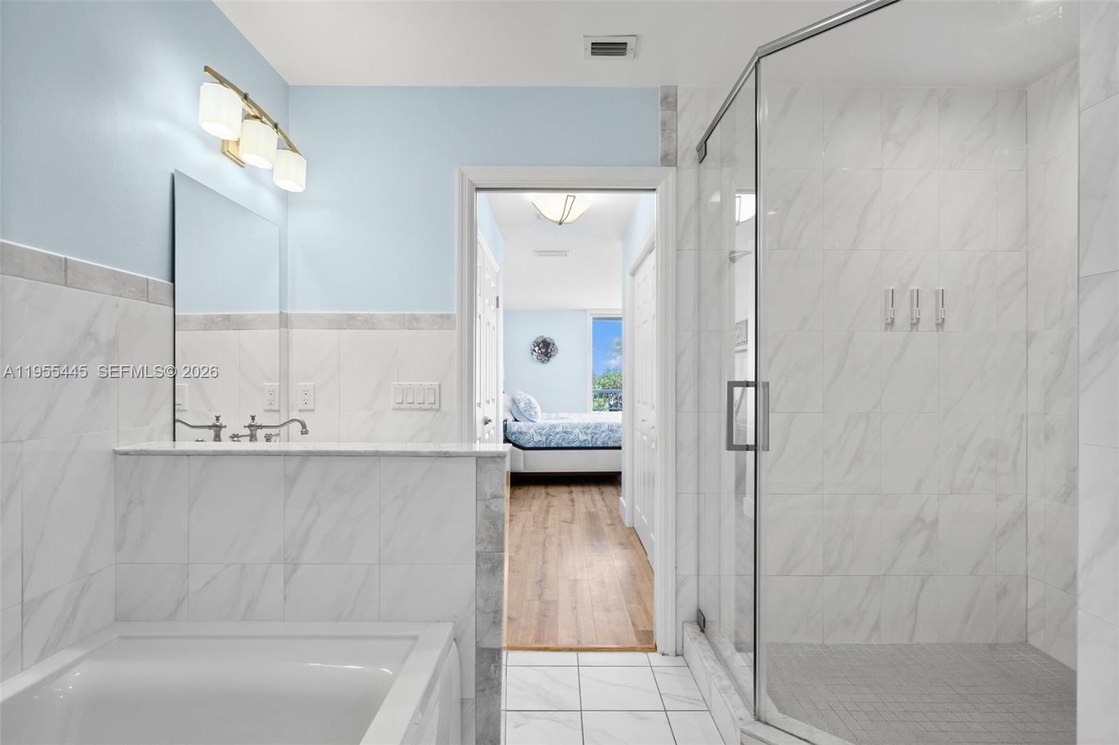 HOLLYWOOD BEACH - Residential