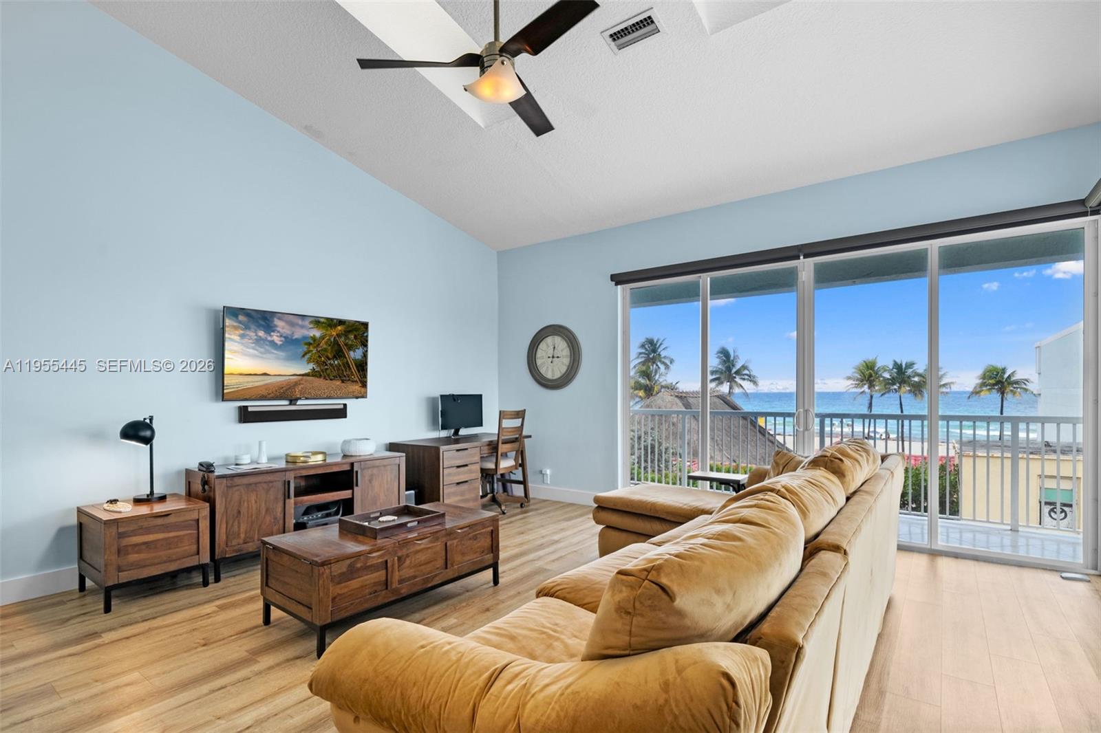 HOLLYWOOD BEACH - Residential