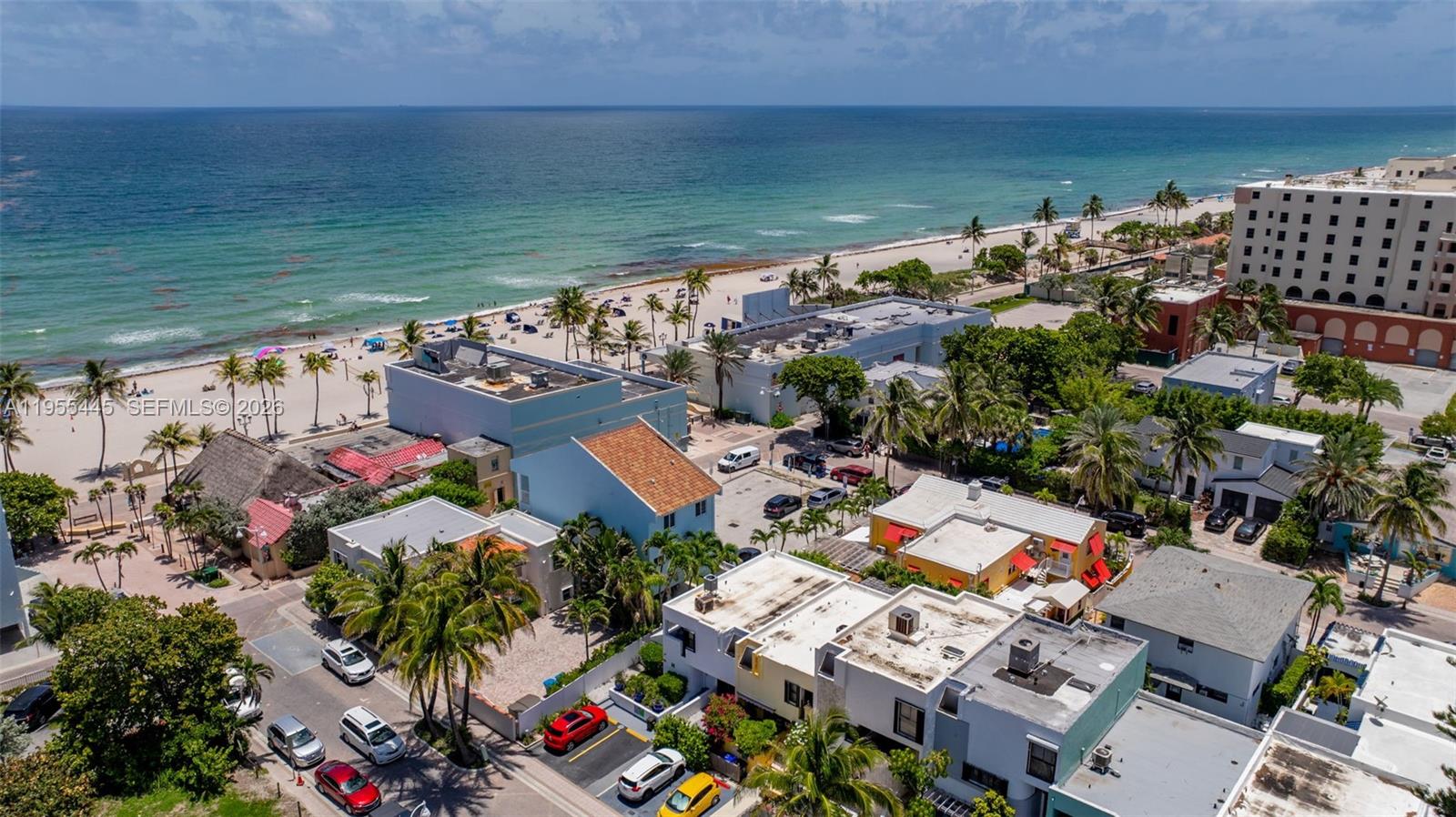 HOLLYWOOD BEACH - Residential