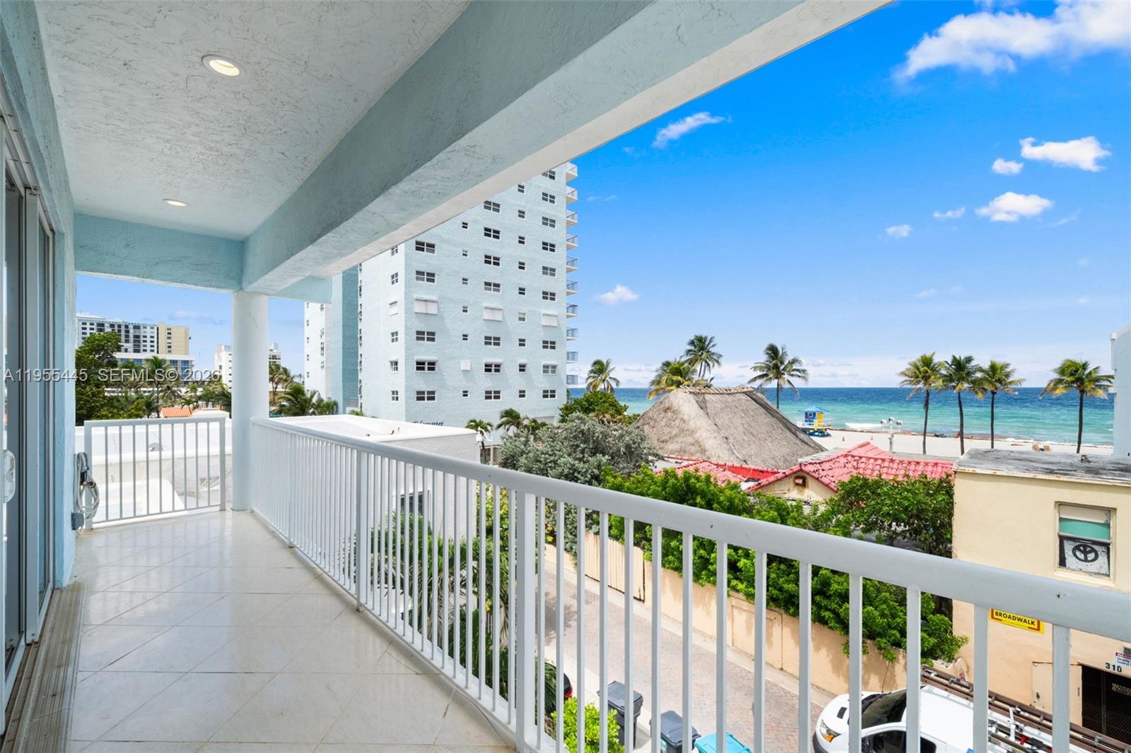 HOLLYWOOD BEACH - Residential