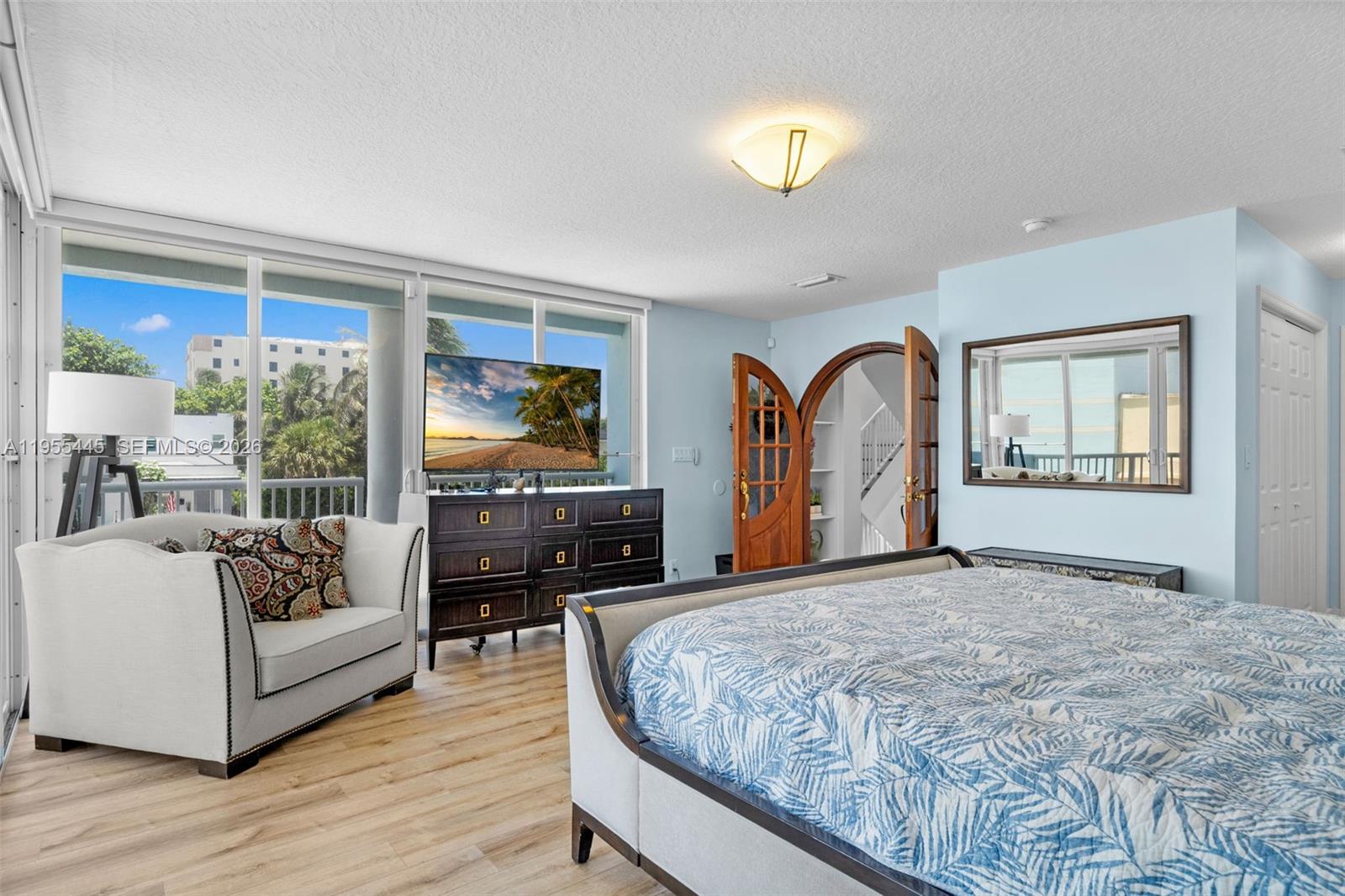 HOLLYWOOD BEACH - Residential