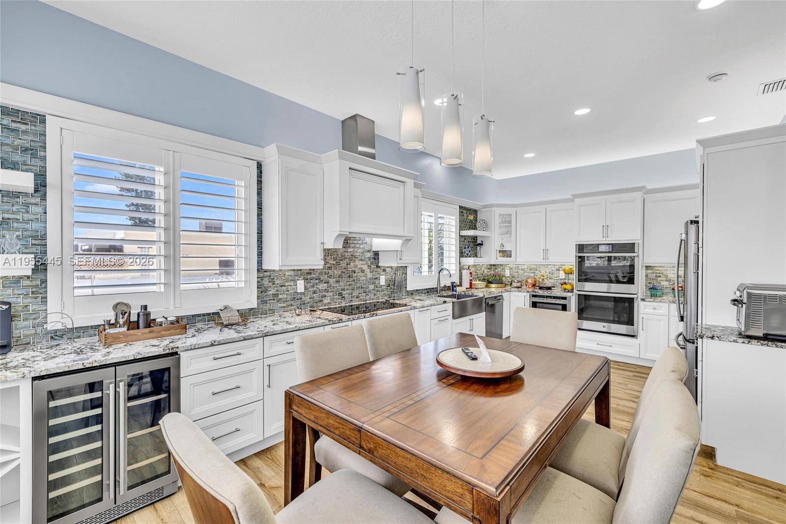 HOLLYWOOD BEACH - Residential