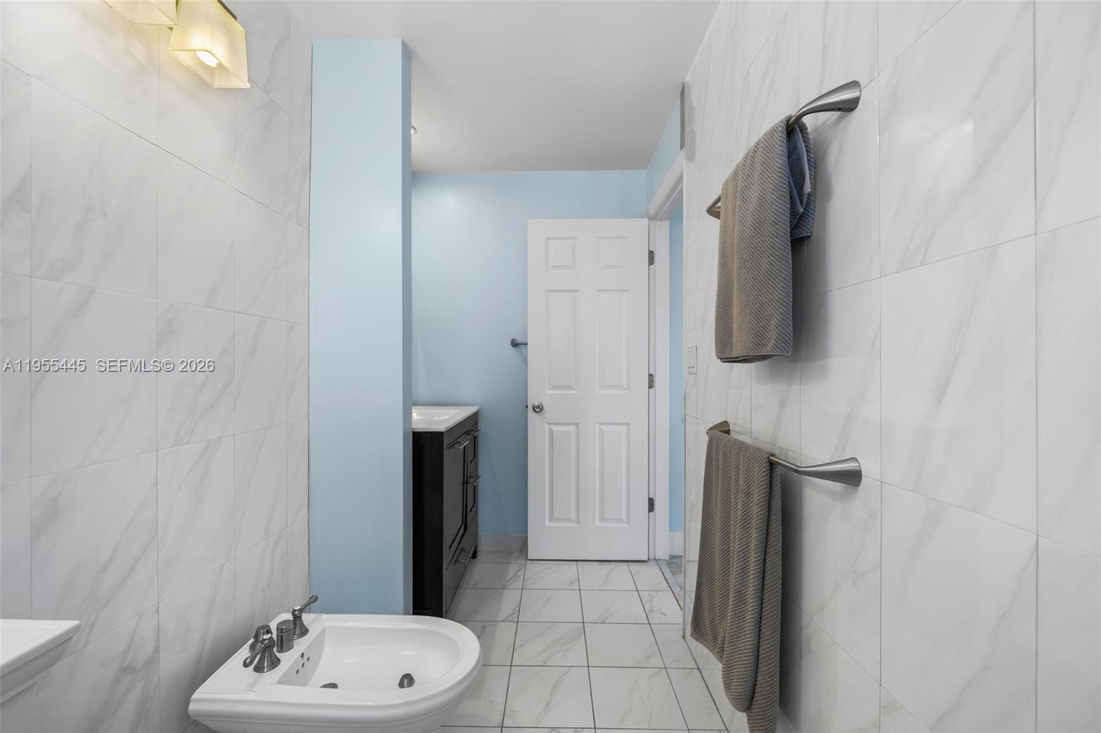 HOLLYWOOD BEACH - Residential