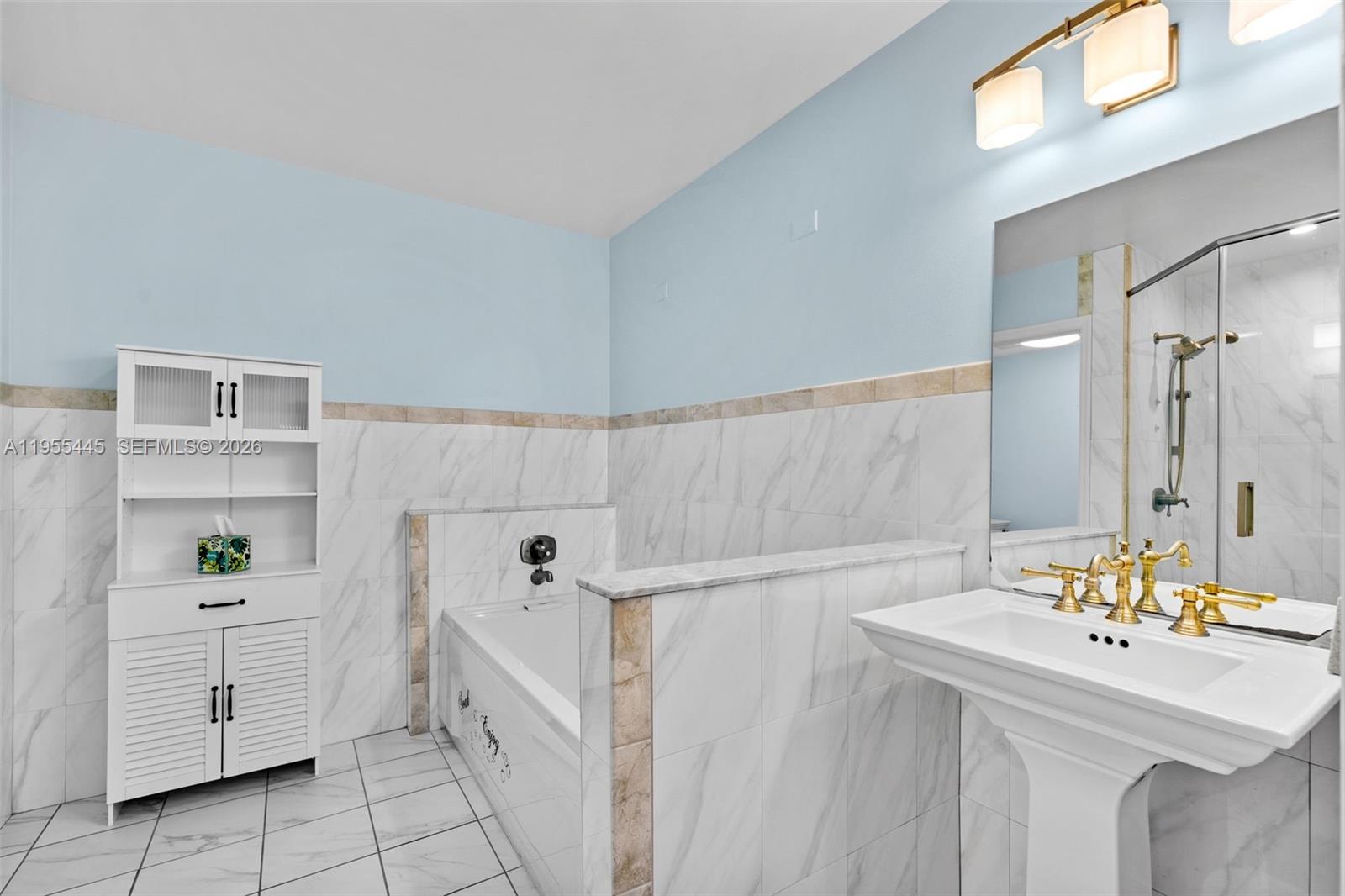 HOLLYWOOD BEACH - Residential