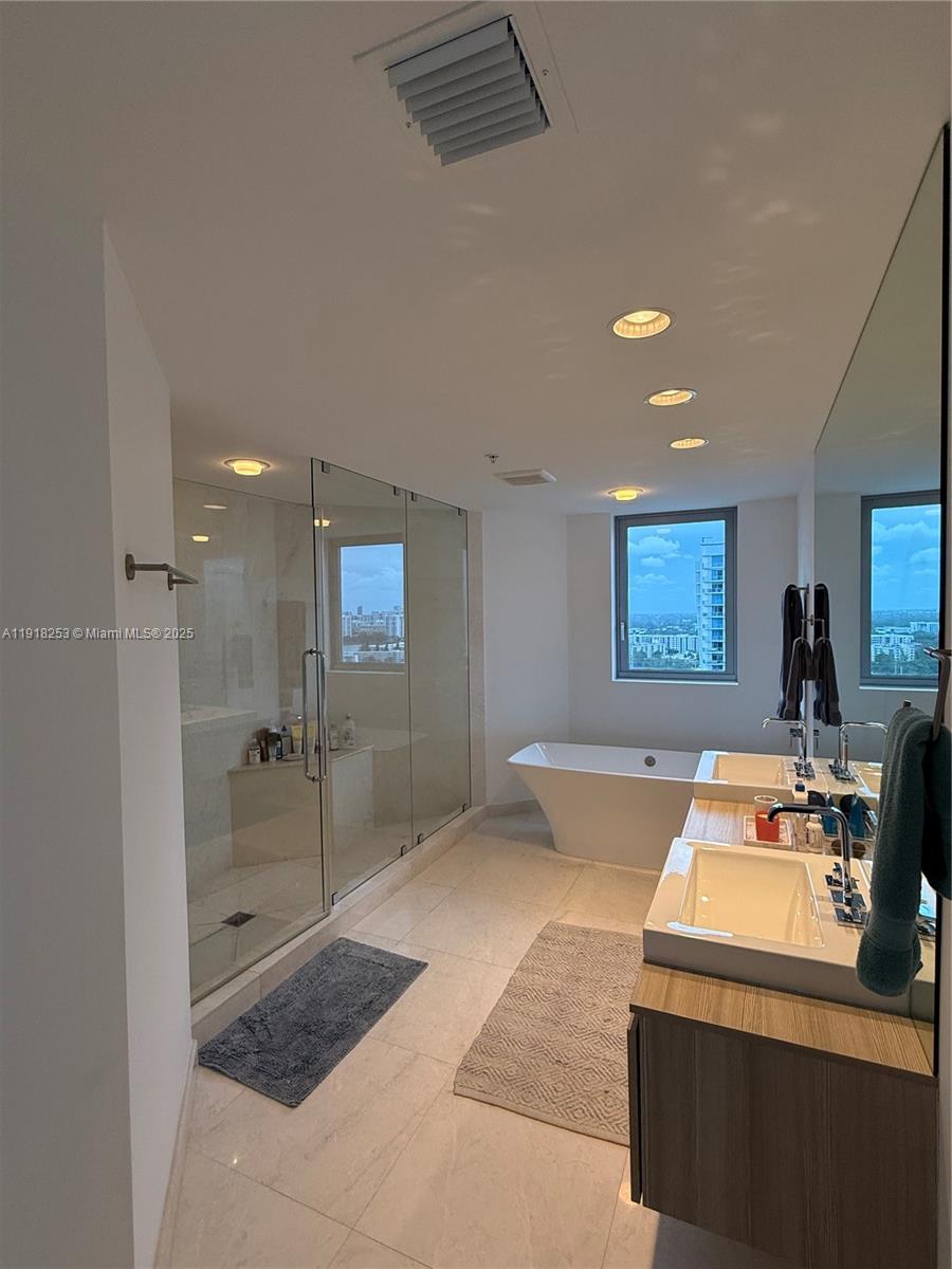 MARINA PALMS RESIDENCES S - Residential