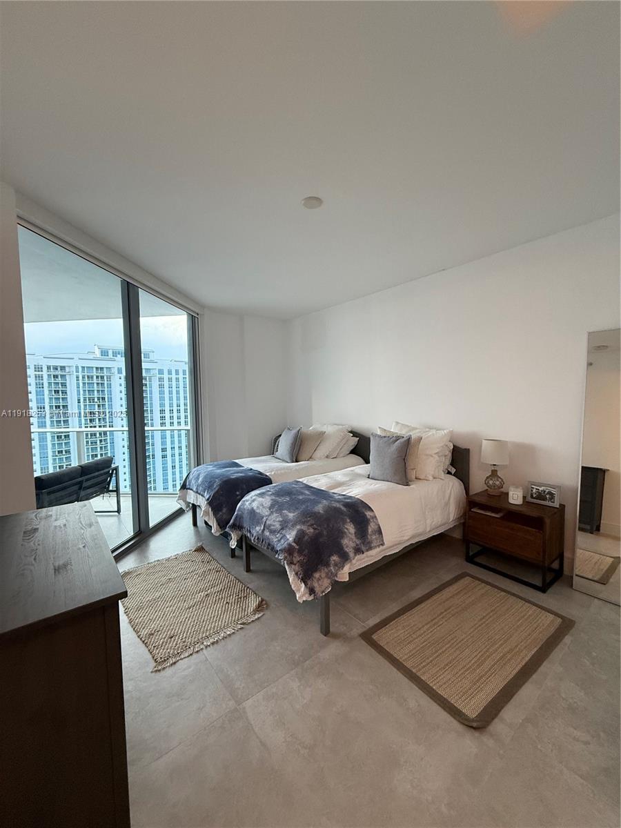 MARINA PALMS RESIDENCES S - Residential