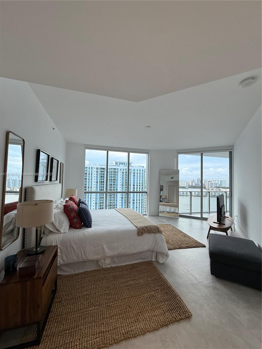 MARINA PALMS RESIDENCES S - Residential