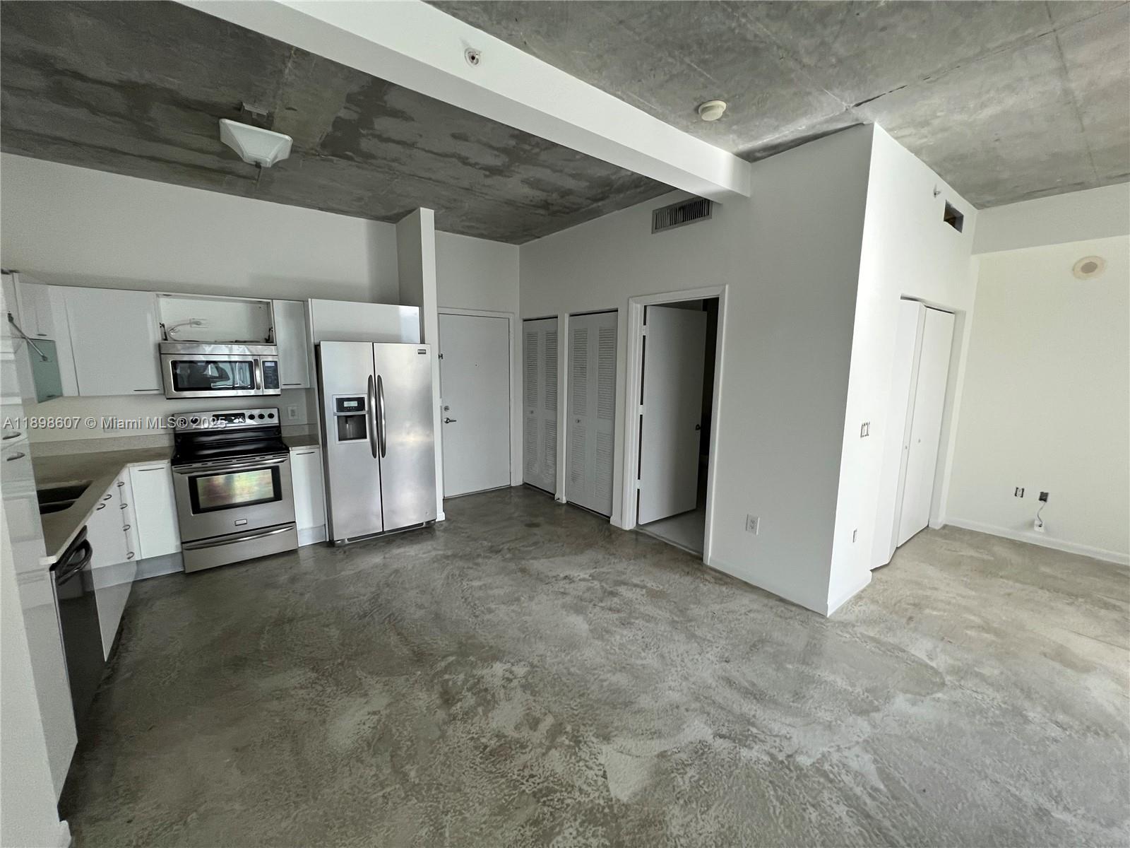THE LOFT DOWNTOWN CONDO - Residential Lease