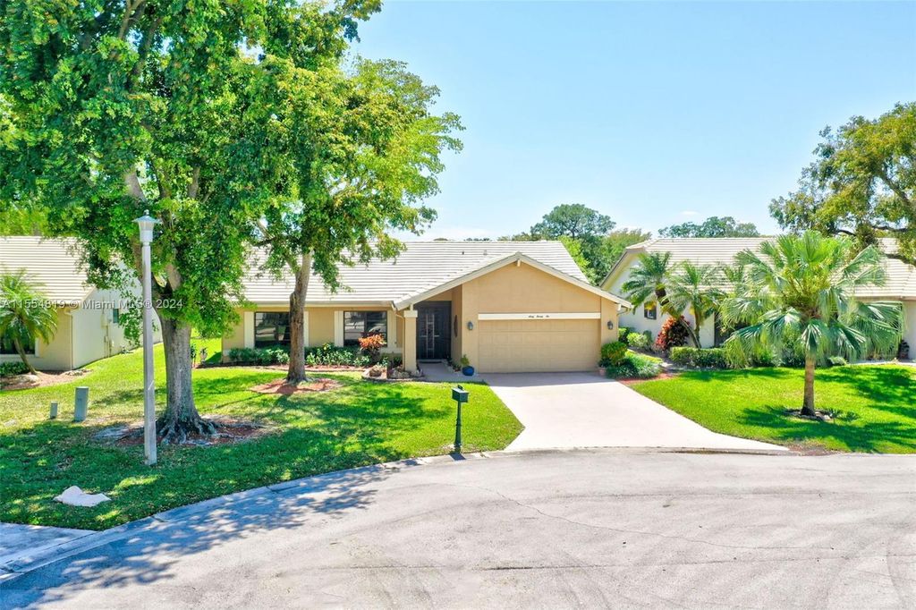 Photo of 6022 Petaluma Dr, Boca Raton, FL 33433 (MLS # A11554819)