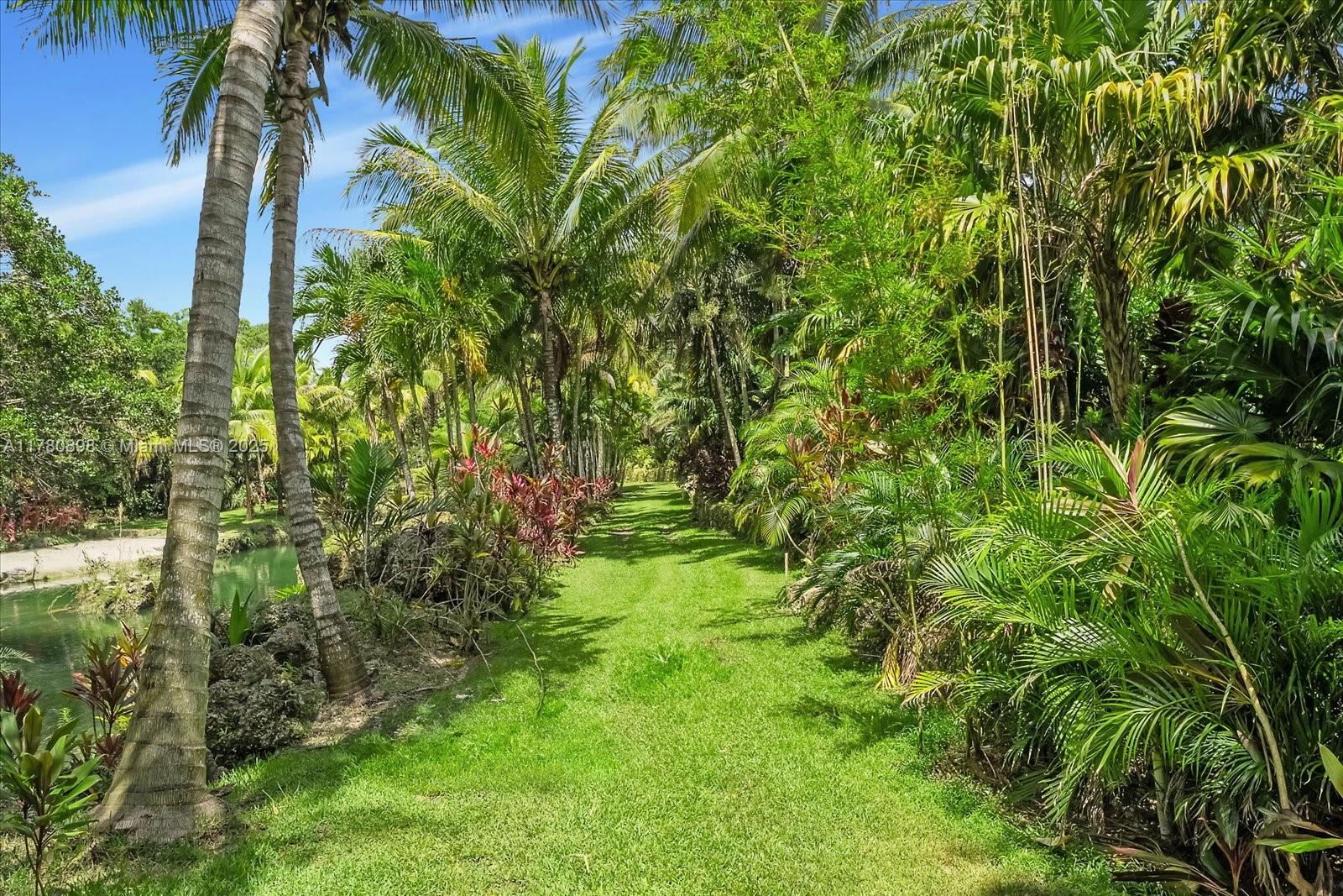 BREEZY OAKS - Residential