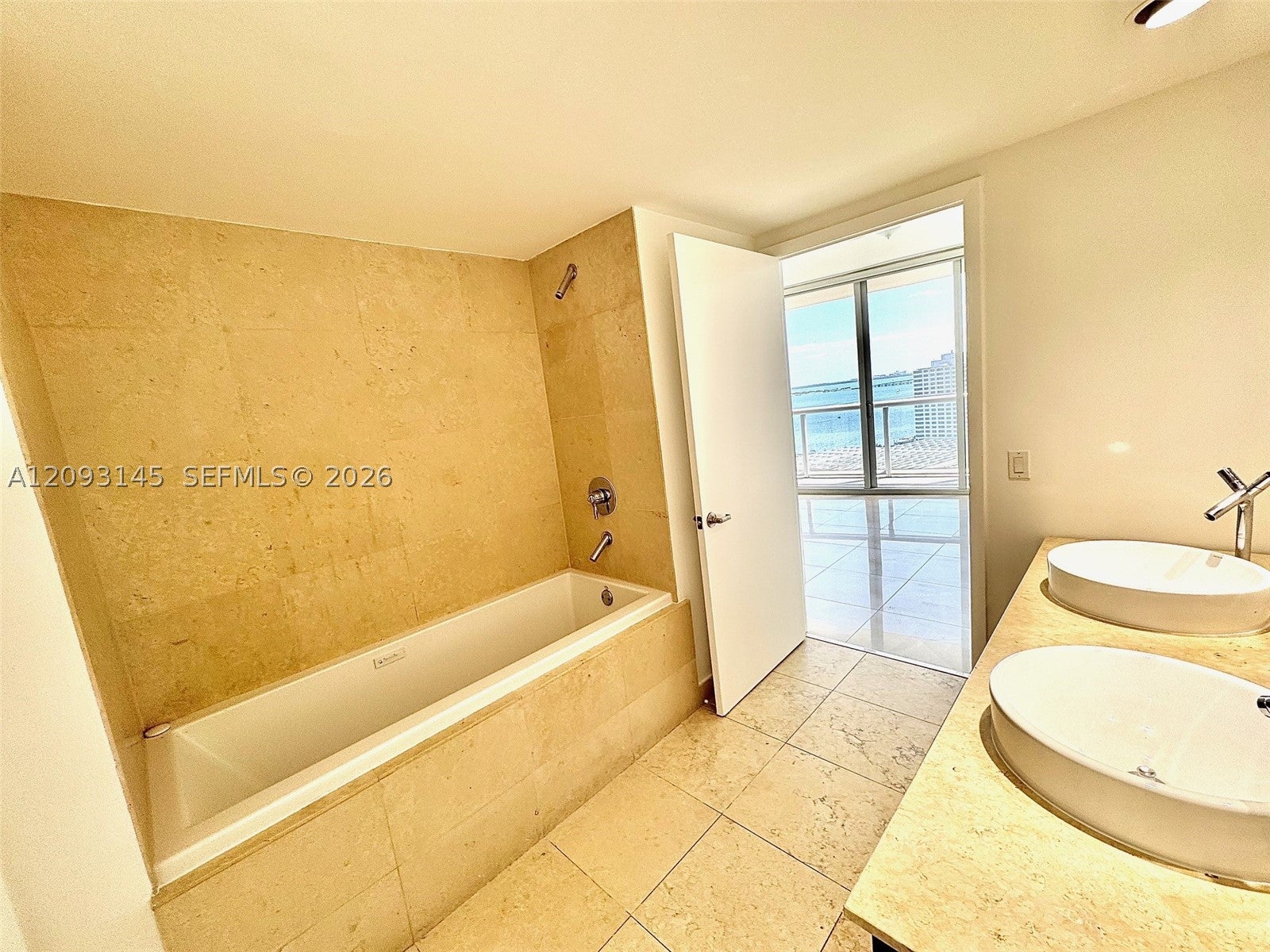 485 Brickell Ave 1809