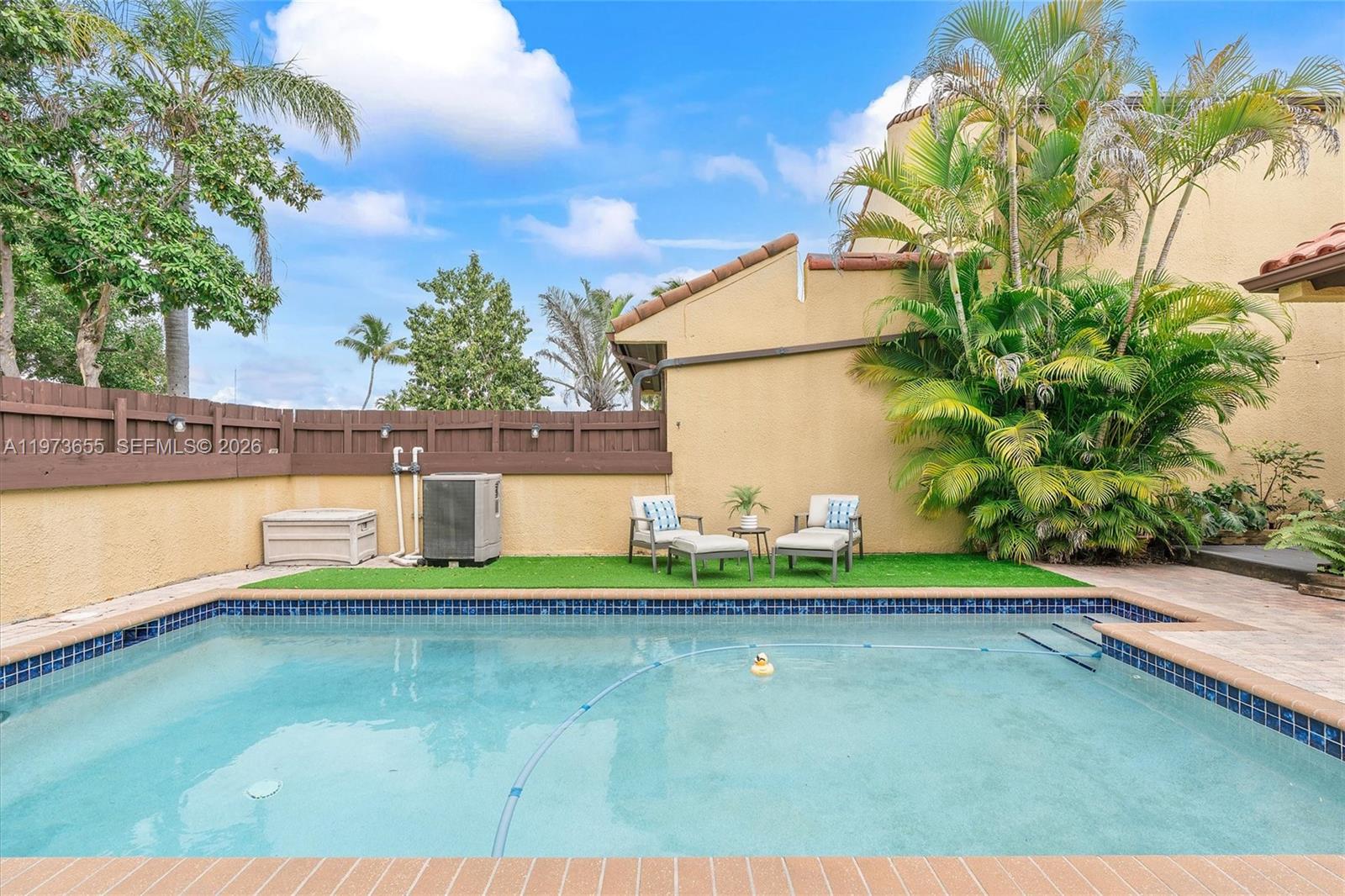 SKY LAKE VILLAS FIRST ADD - Residential