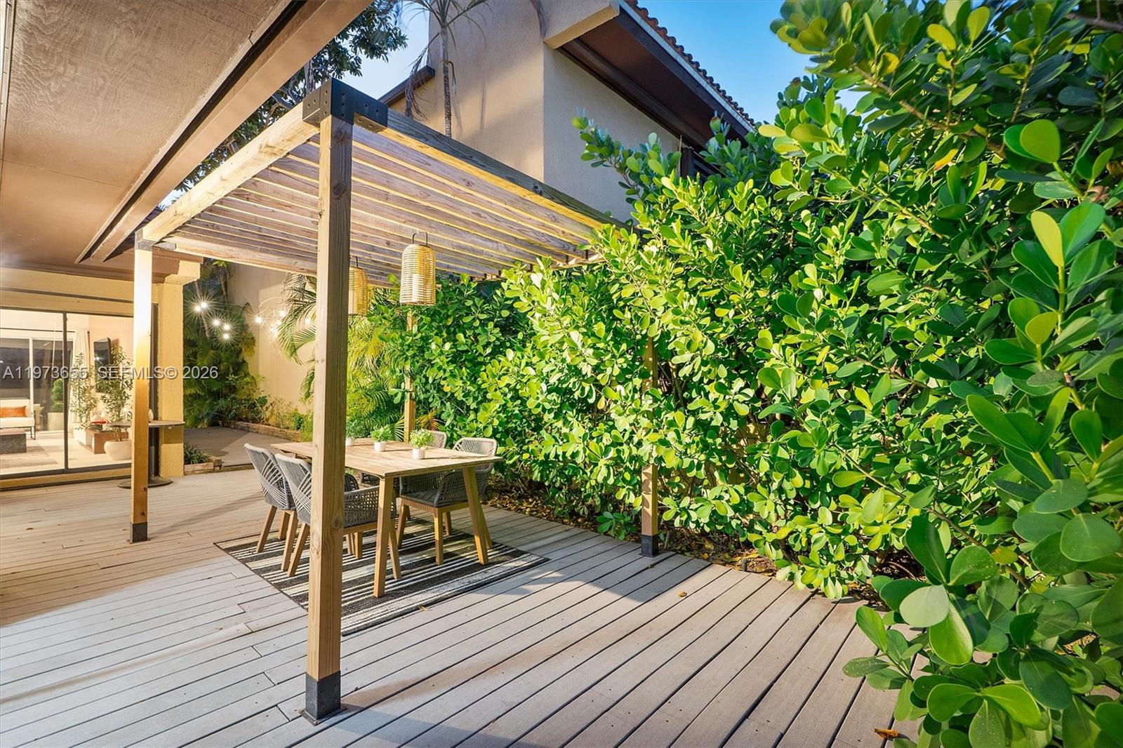 SKY LAKE VILLAS FIRST ADD - Residential