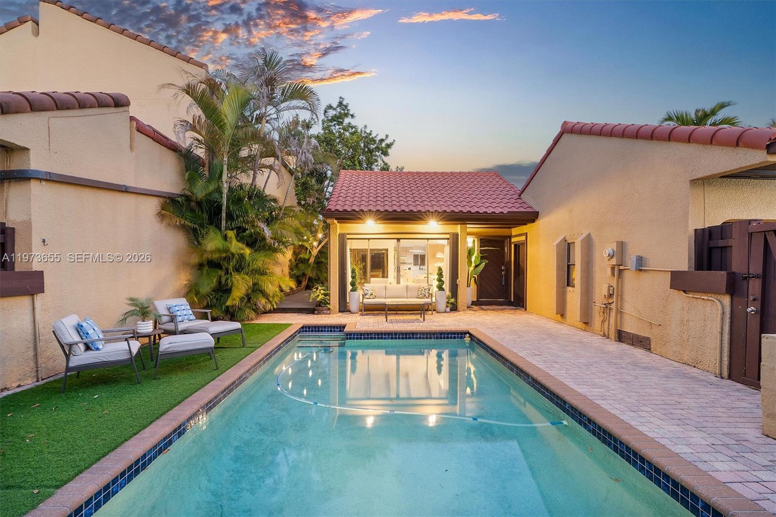 SKY LAKE VILLAS FIRST ADD - Residential