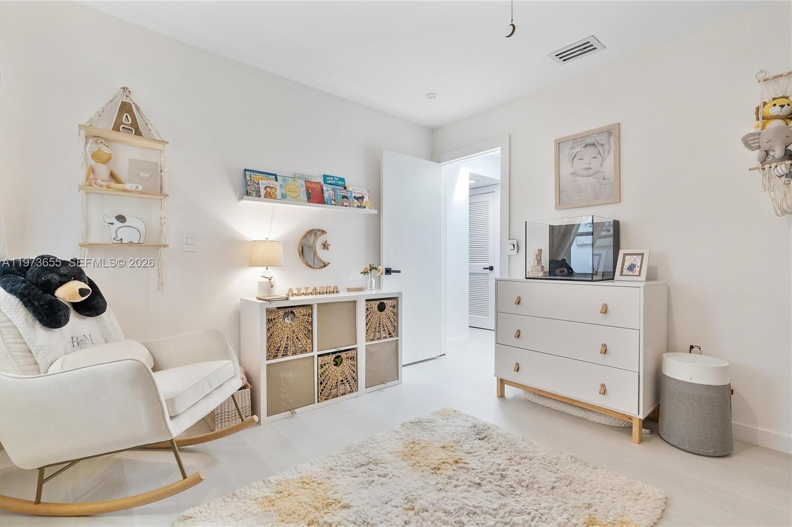 SKY LAKE VILLAS FIRST ADD - Residential