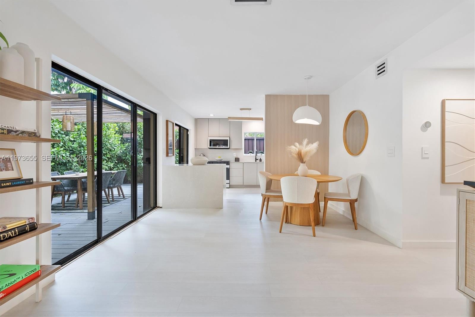 SKY LAKE VILLAS FIRST ADD - Residential