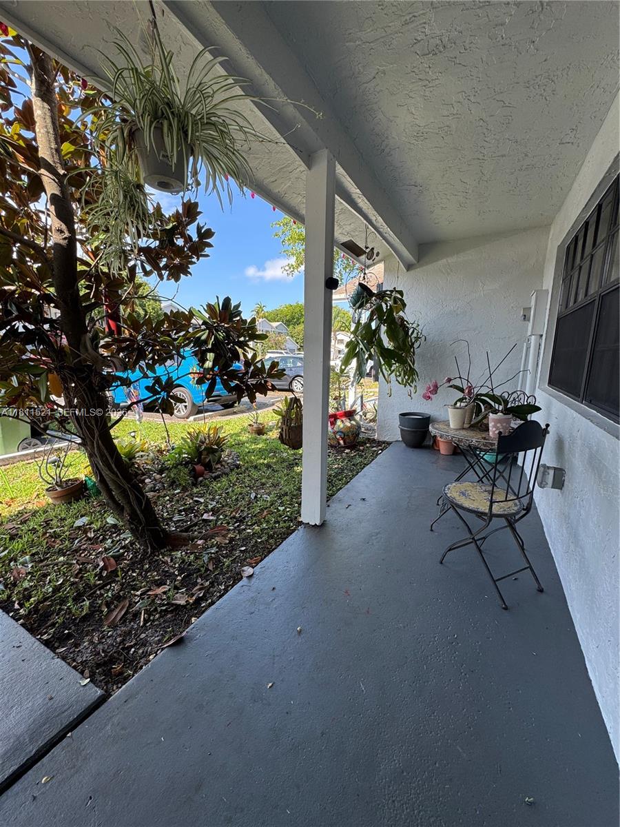 PEMBROKE POINTE SECTION T - Residential
