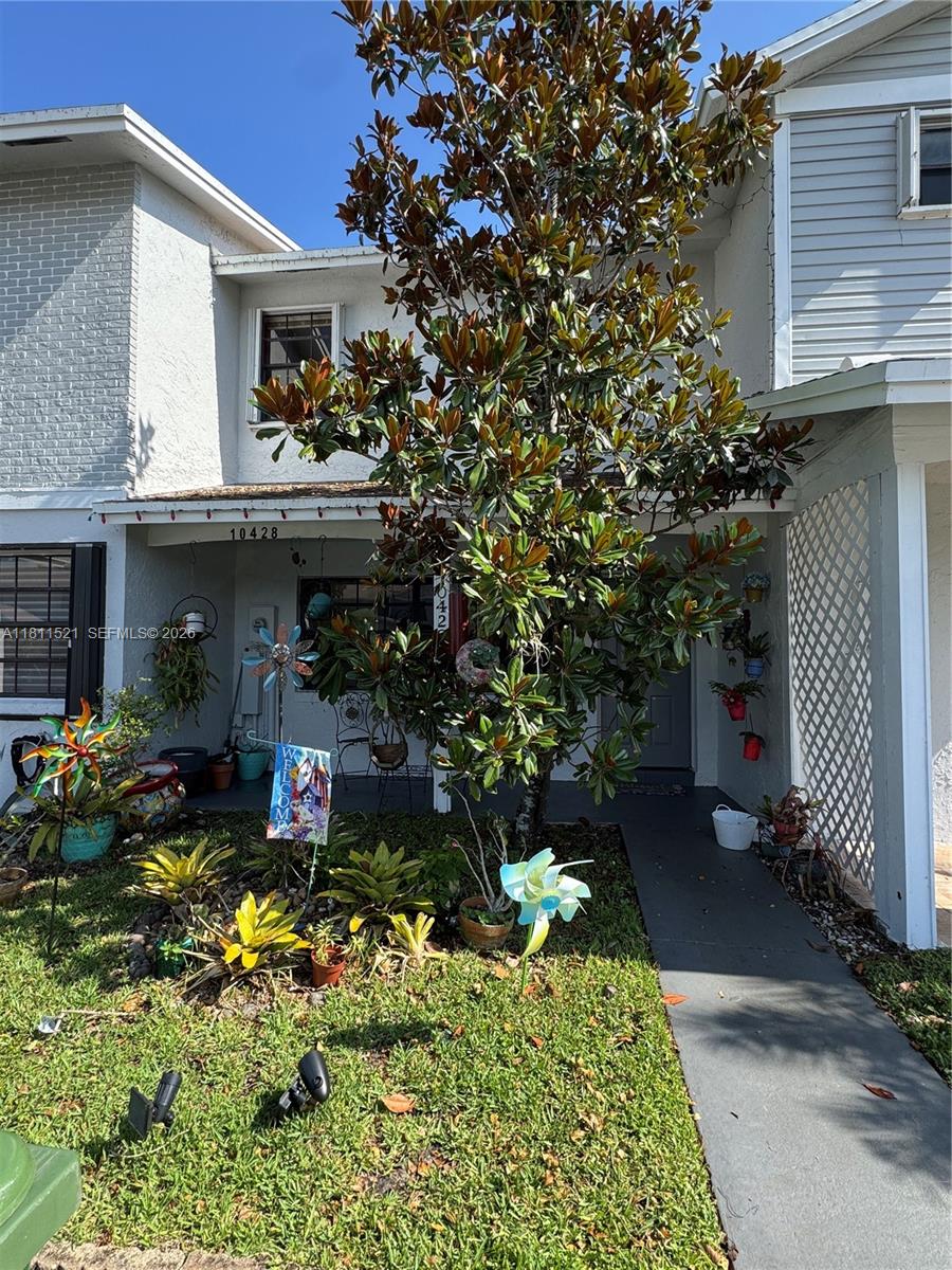 PEMBROKE POINTE SECTION T - Residential