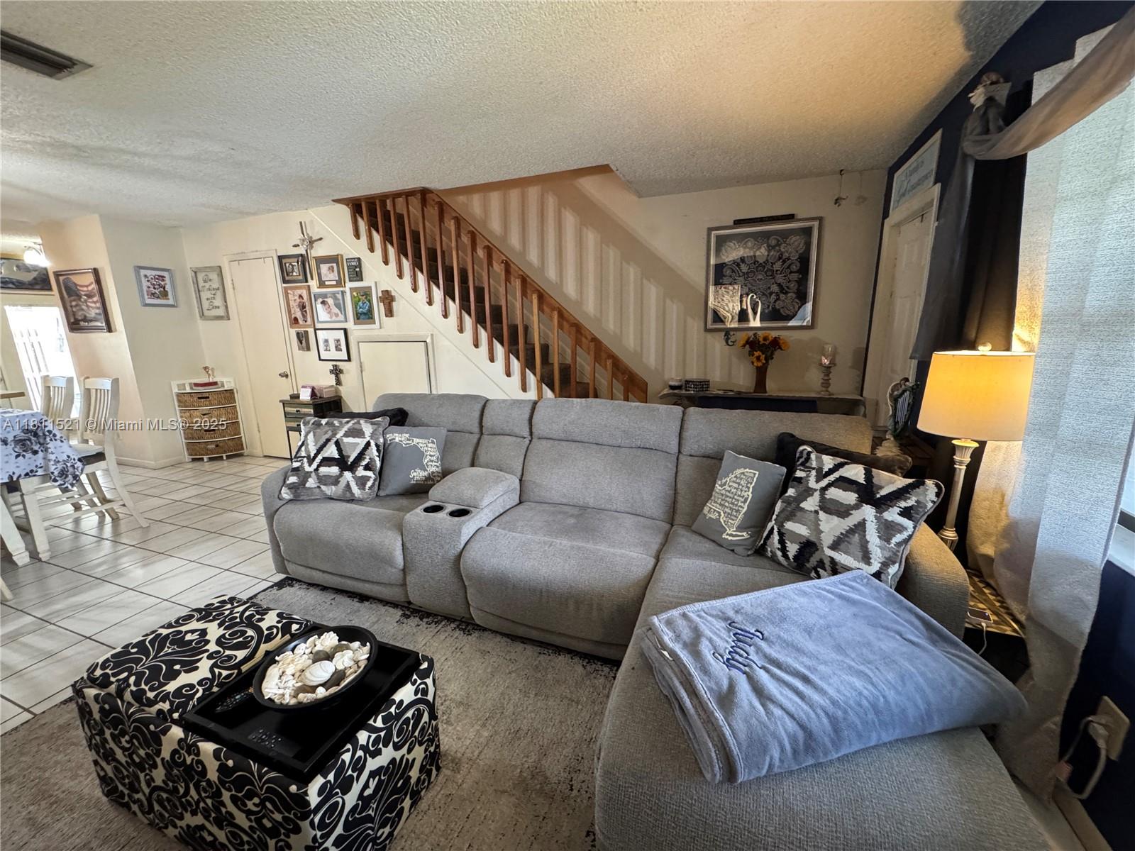 PEMBROKE POINTE SECTION T - Residential