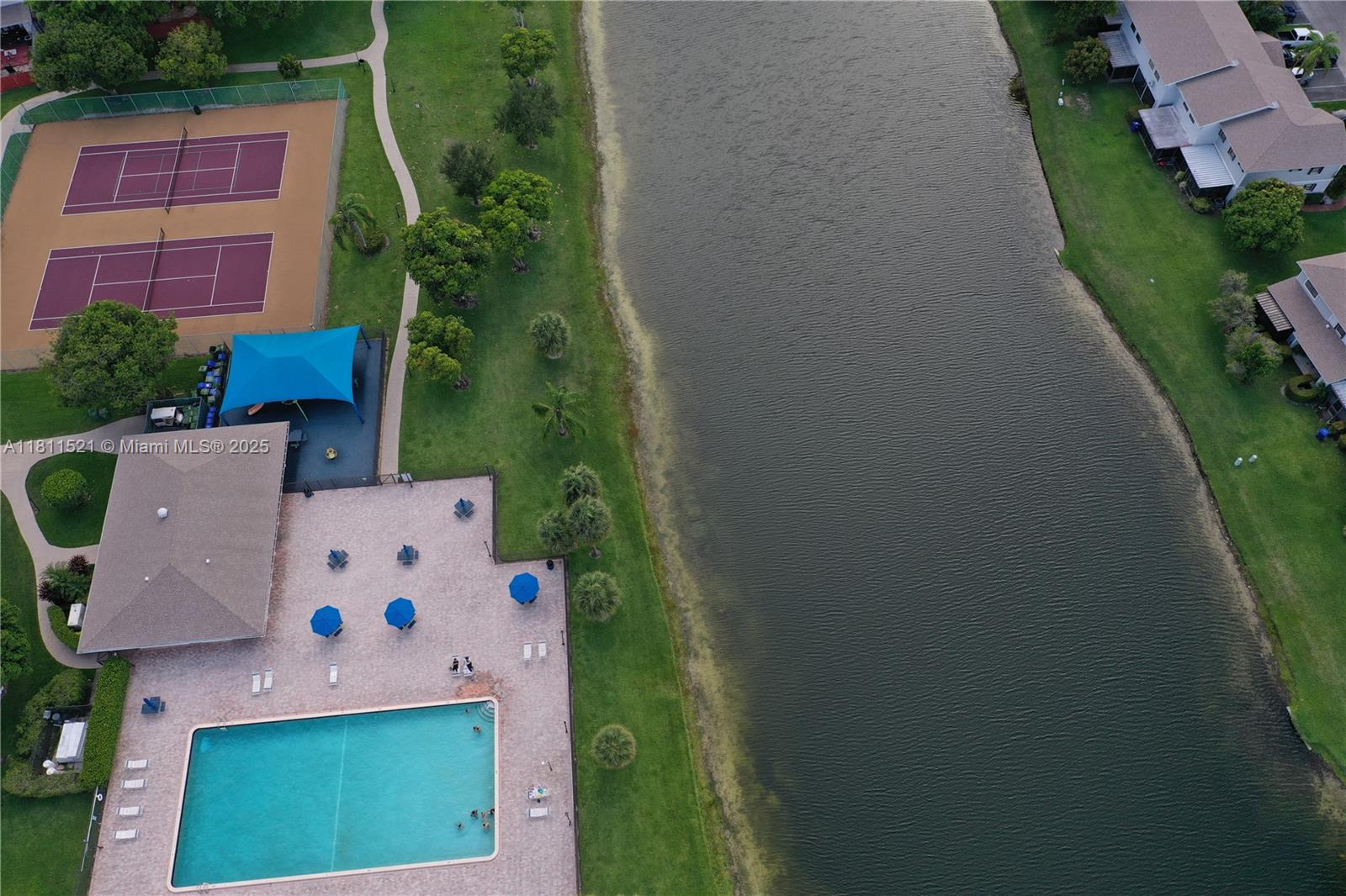 PEMBROKE POINTE SECTION T - Residential