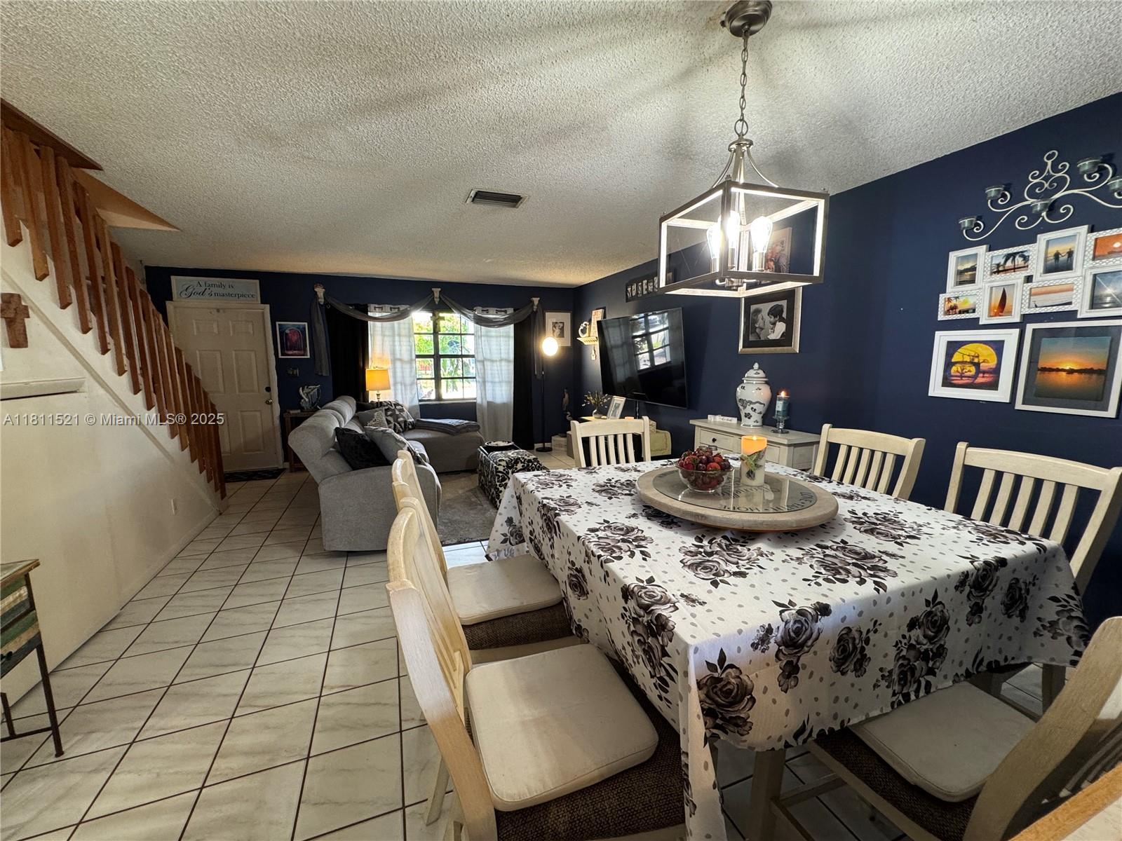 PEMBROKE POINTE SECTION T - Residential