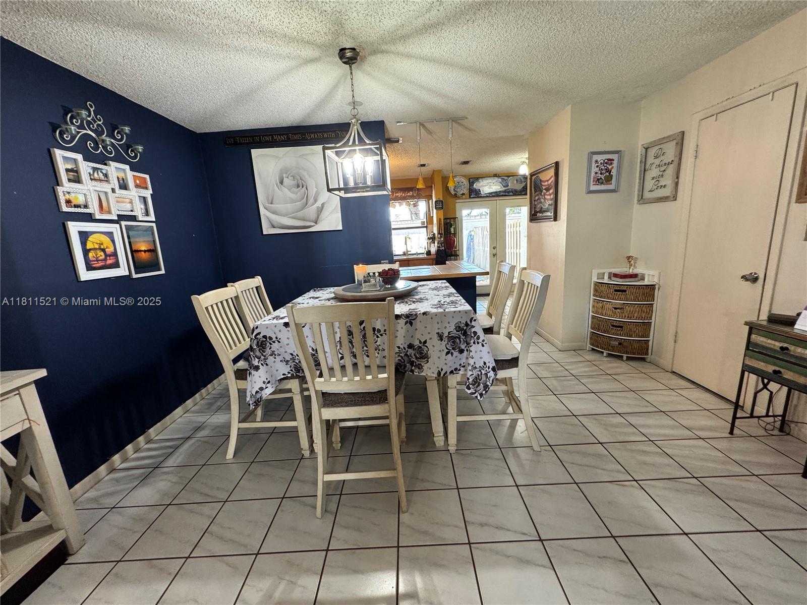 PEMBROKE POINTE SECTION T - Residential