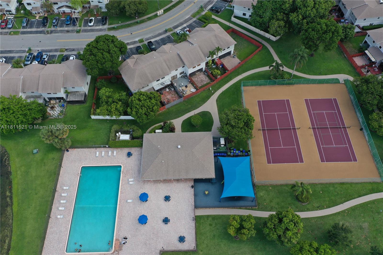 PEMBROKE POINTE SECTION T - Residential