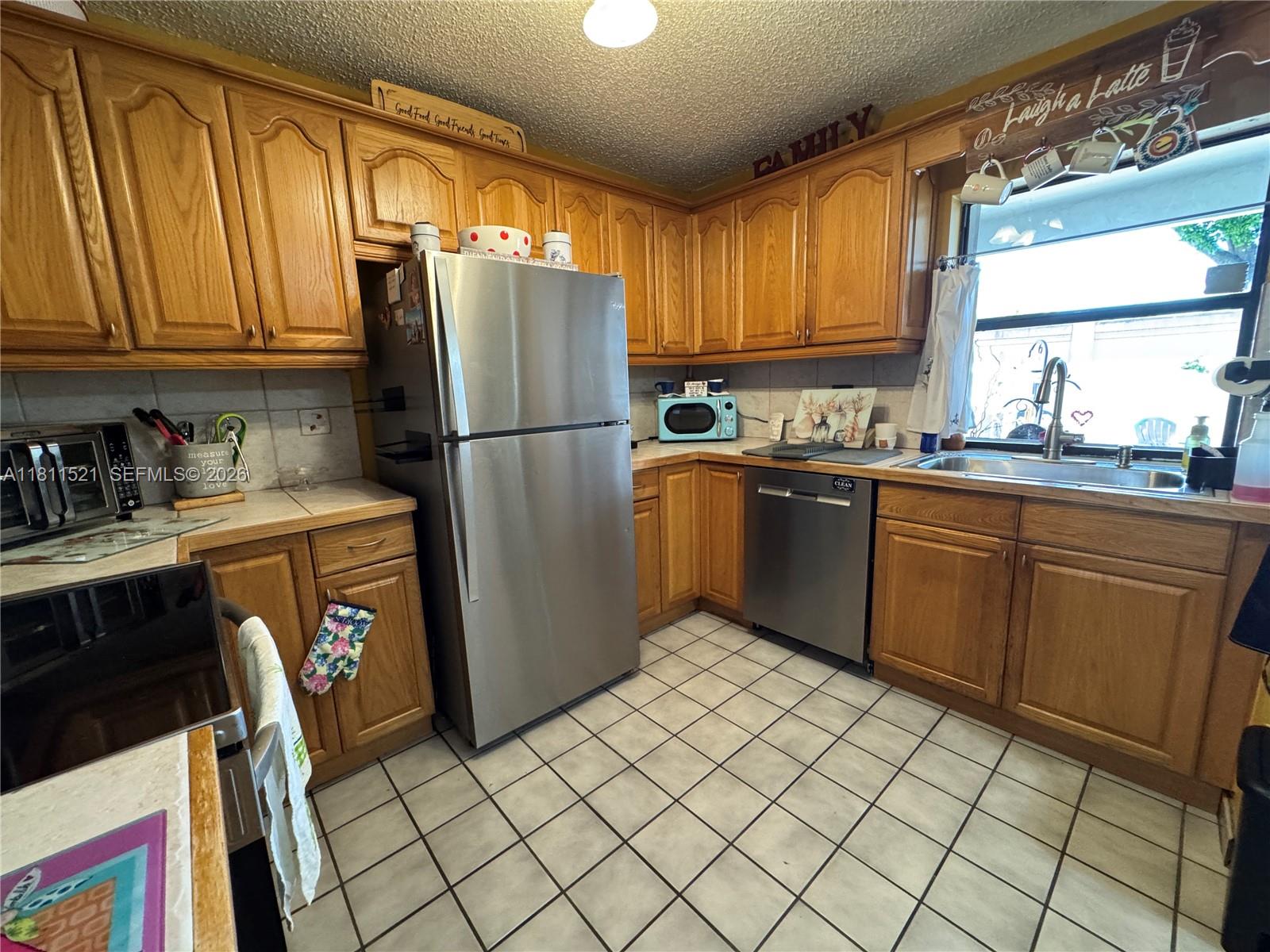 PEMBROKE POINTE SECTION T - Residential
