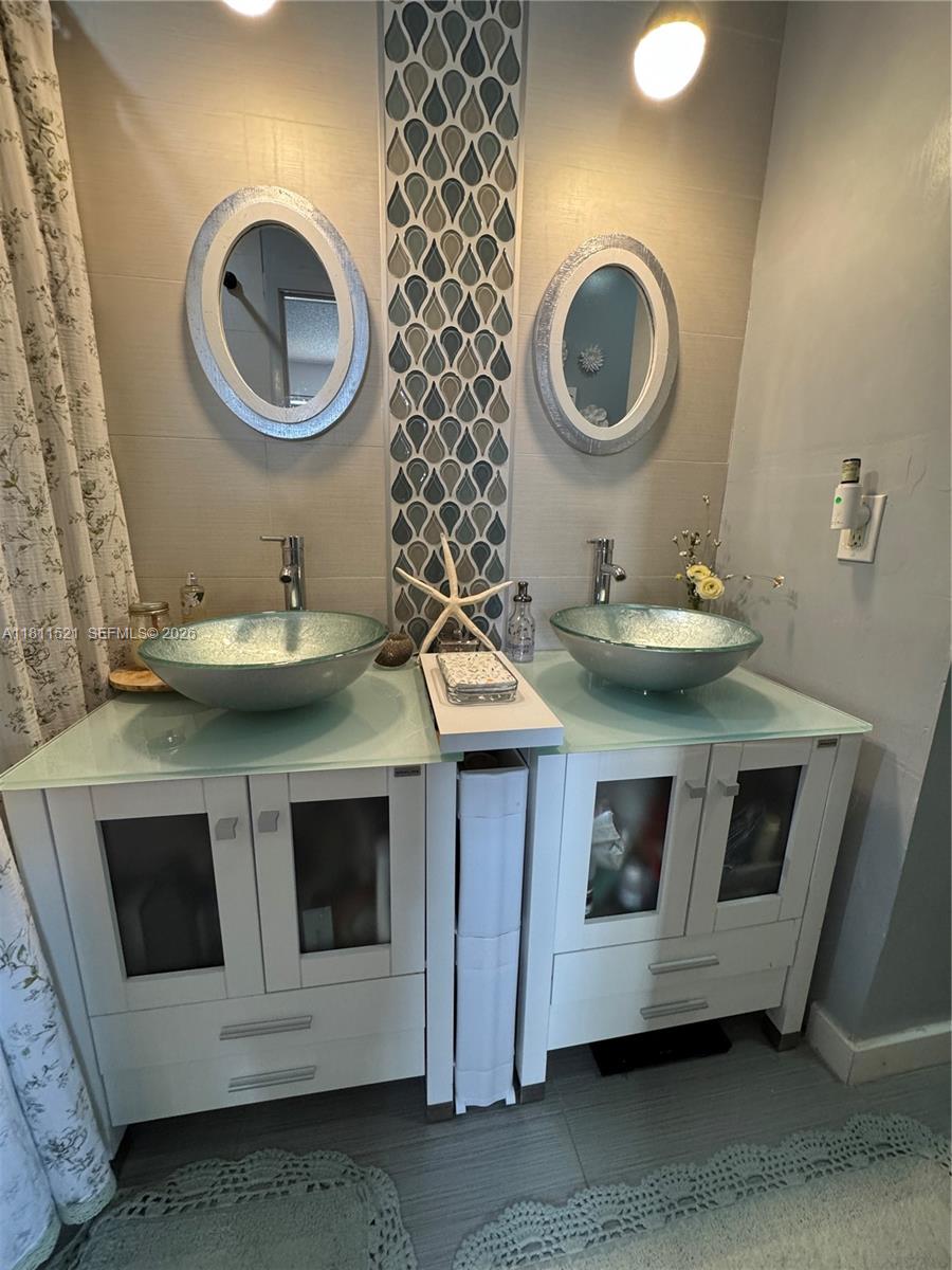 PEMBROKE POINTE SECTION T - Residential