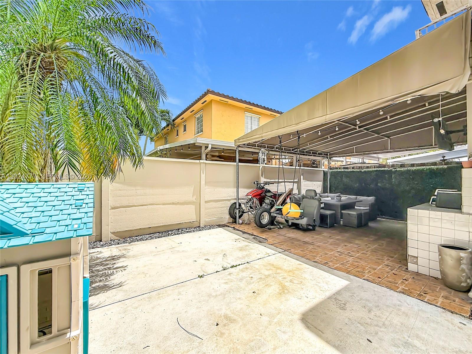 VILLAS CANARIAS II CONDO - Residential