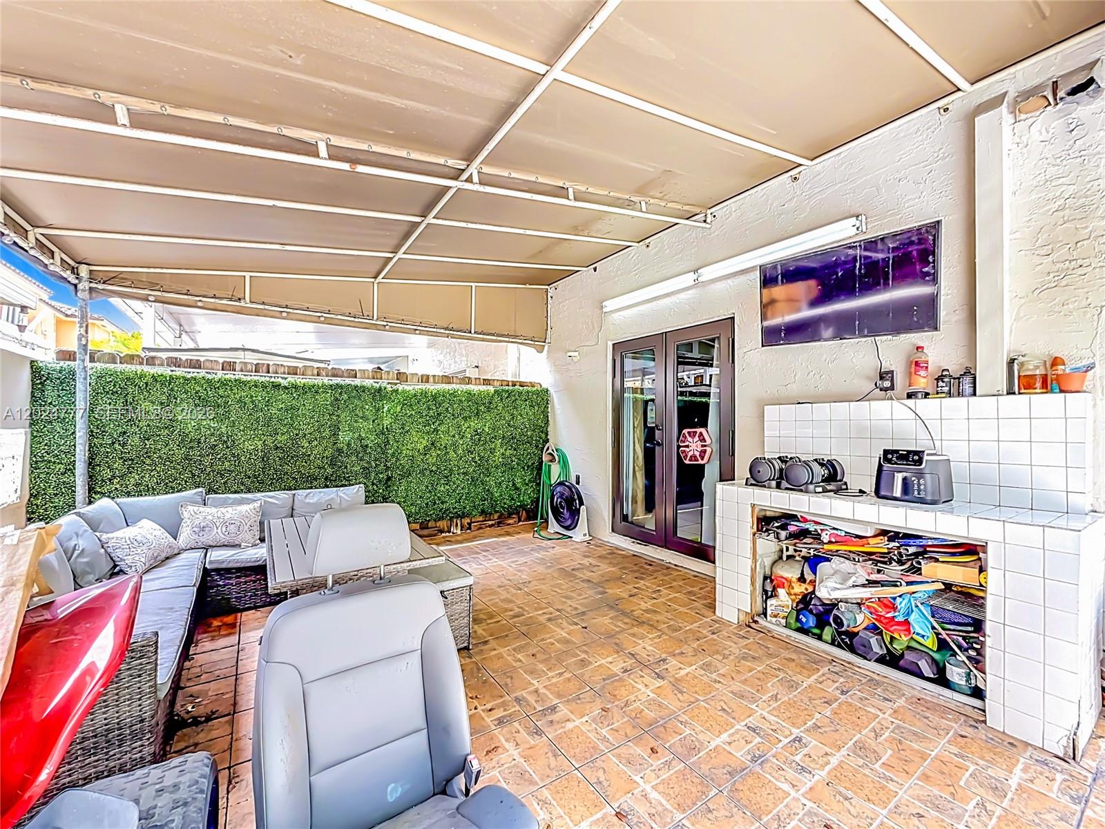 VILLAS CANARIAS II CONDO - Residential