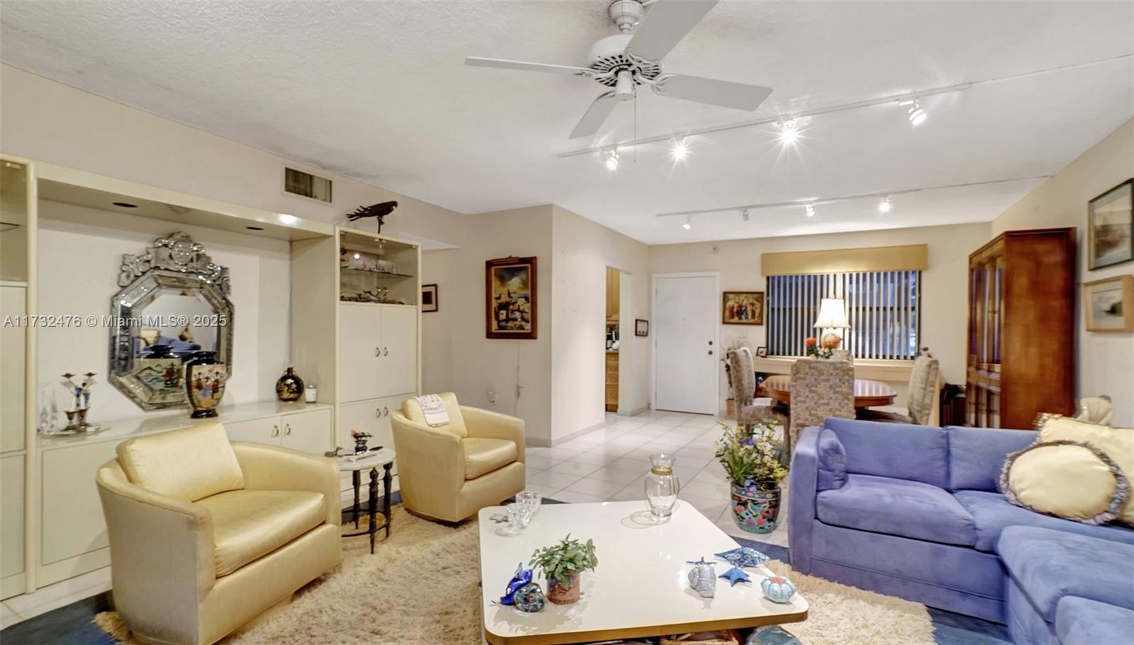 SUMMERTREE VILG CALIF CL - Residential