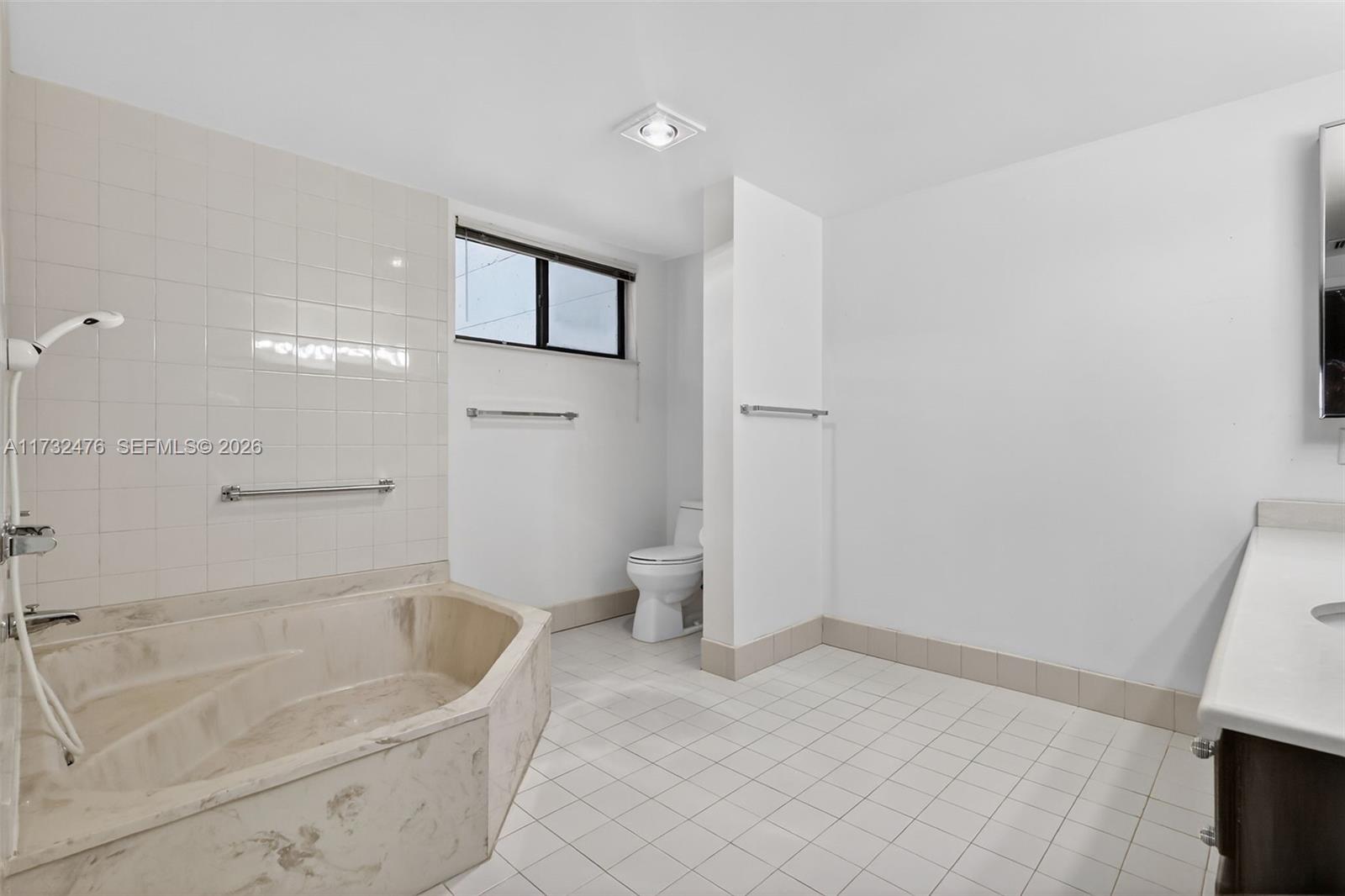 SUMMERTREE VILG CALIF CL - Residential