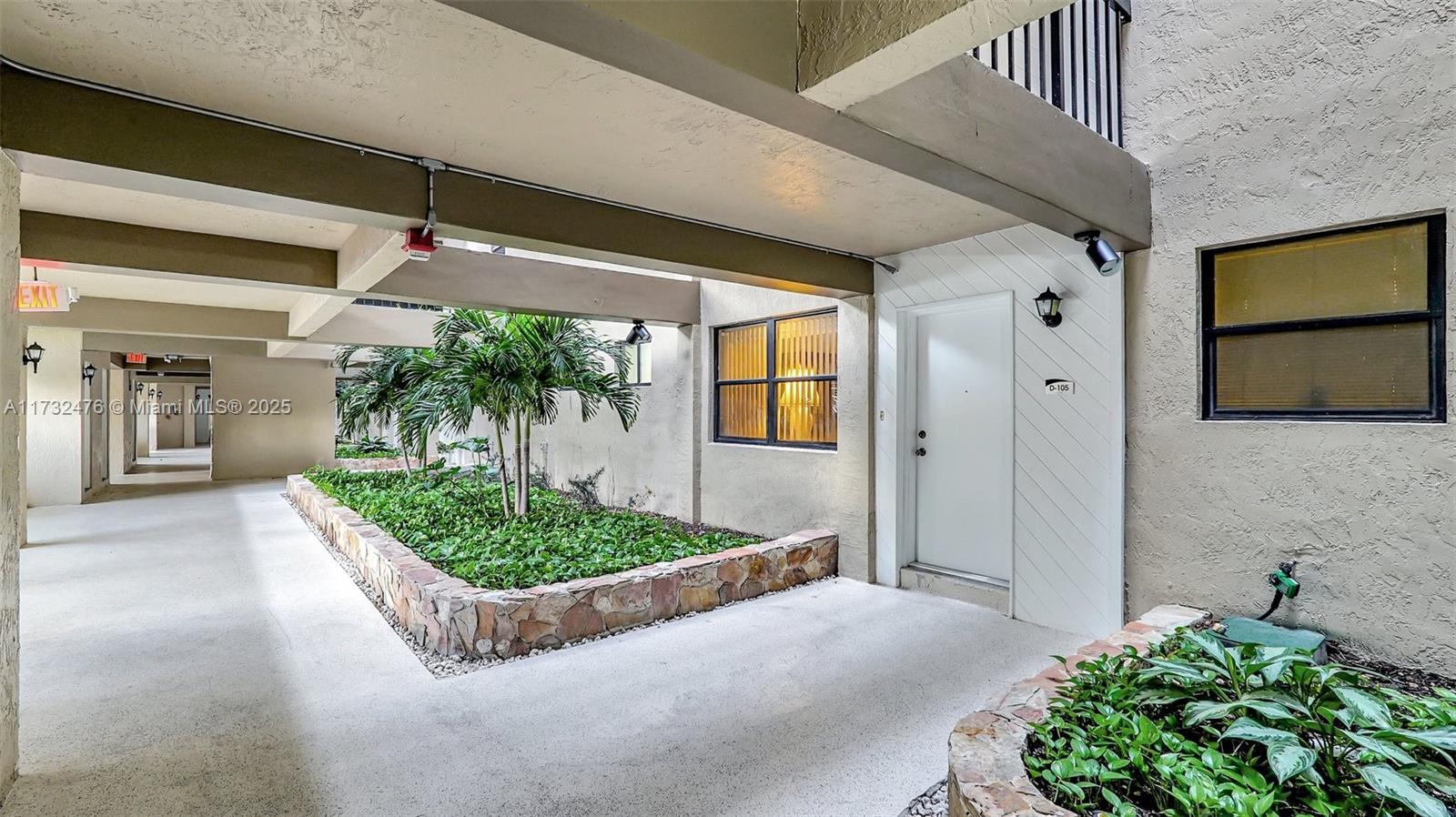 SUMMERTREE VILG CALIF CL - Residential