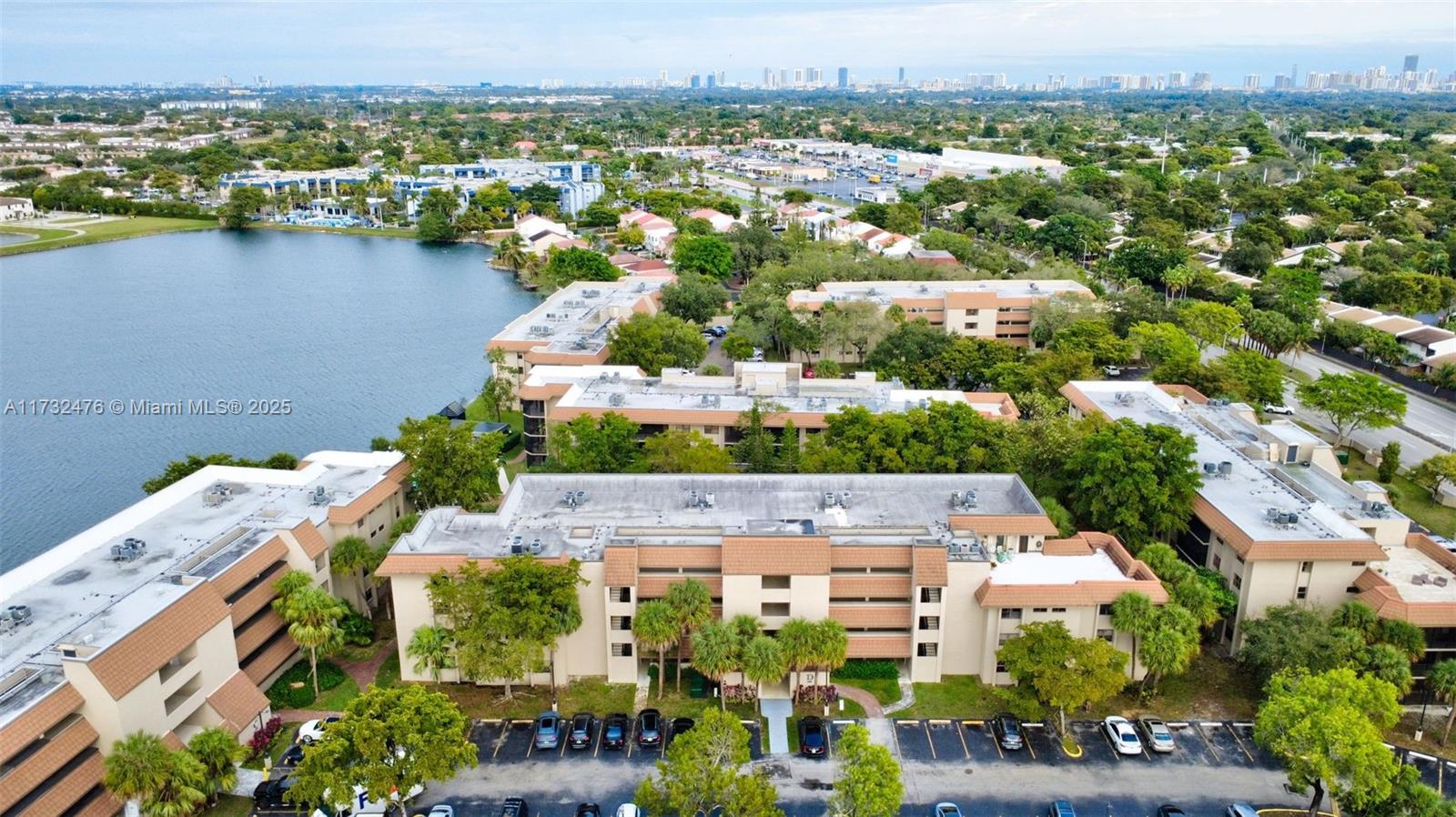 SUMMERTREE VILG CALIF CL - Residential