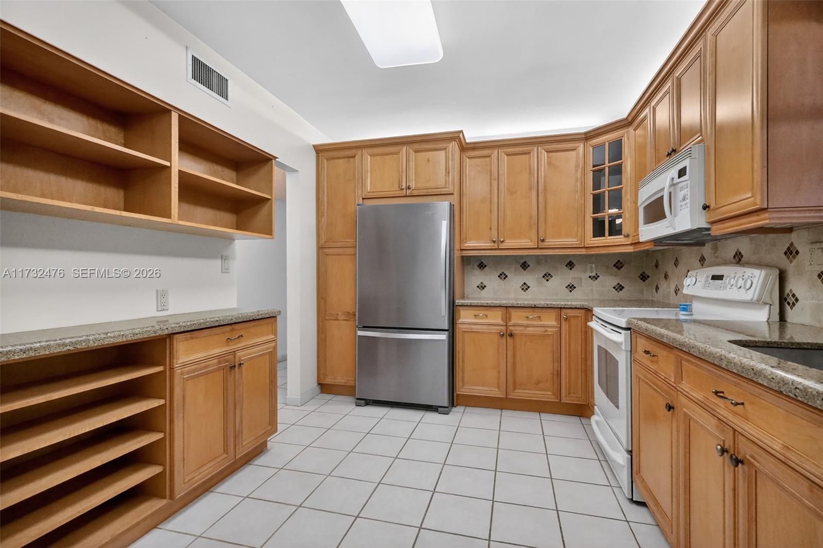 SUMMERTREE VILG CALIF CL - Residential