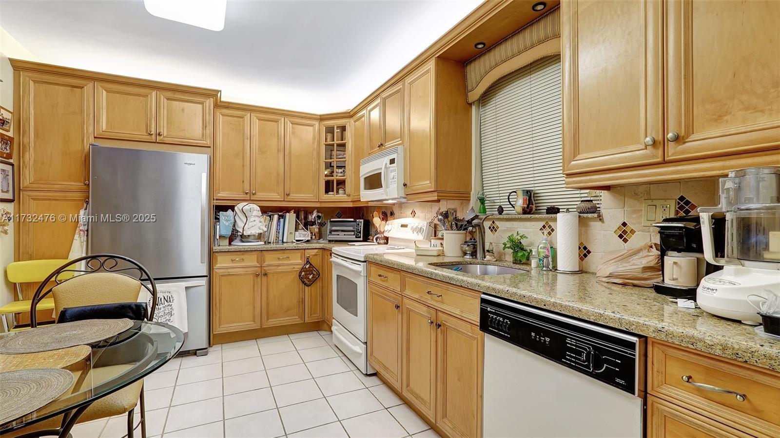 SUMMERTREE VILG CALIF CL - Residential