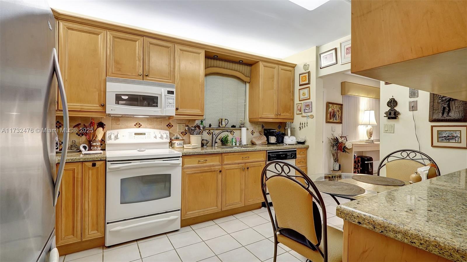 SUMMERTREE VILG CALIF CL - Residential