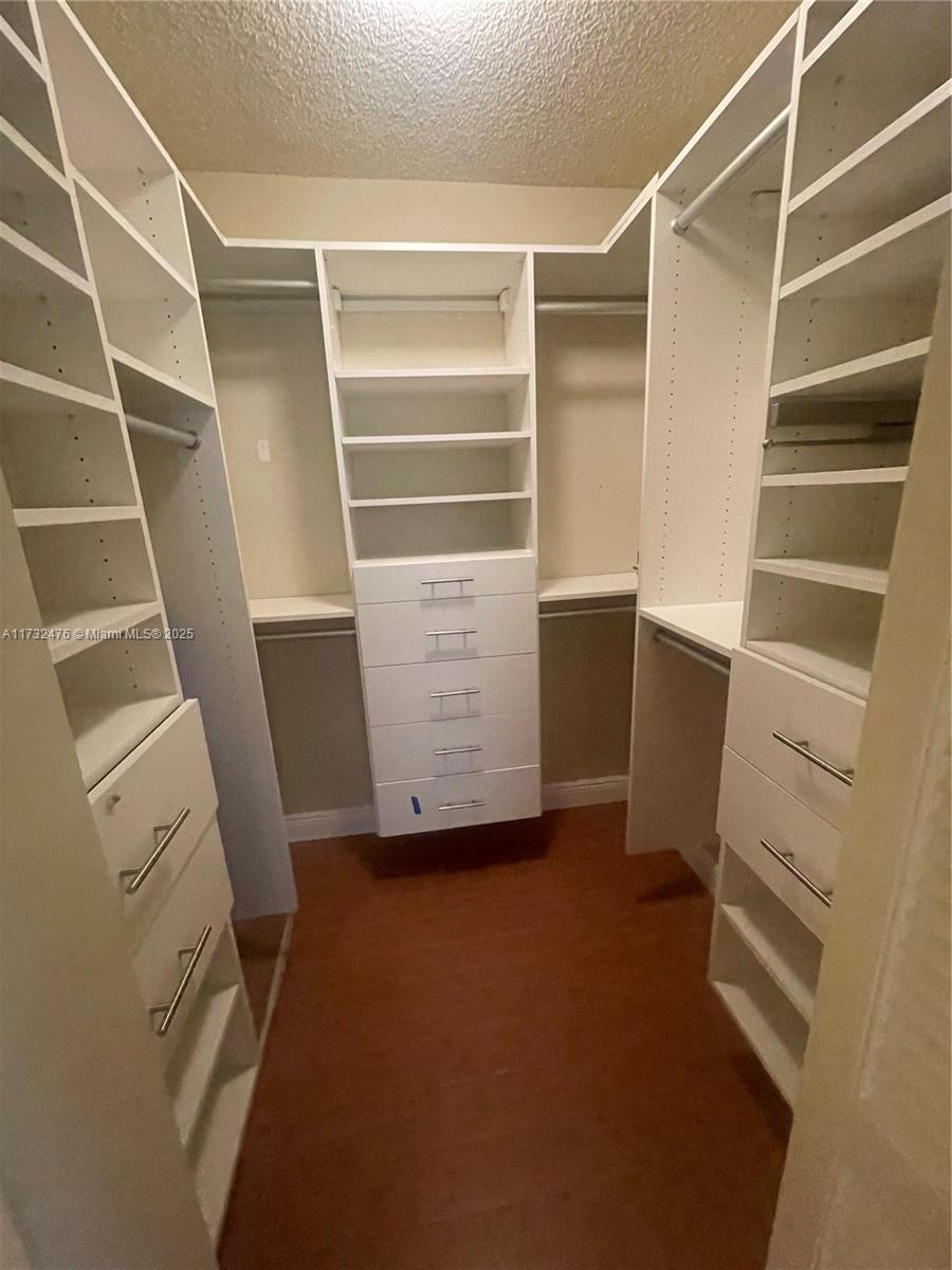 SUMMERTREE VILG CALIF CL - Residential