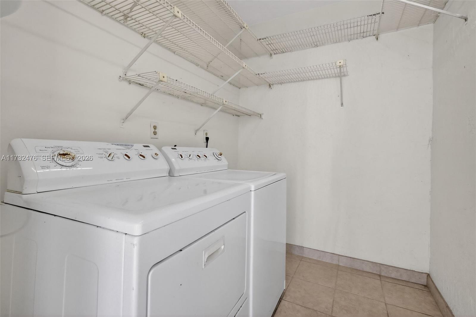 SUMMERTREE VILG CALIF CL - Residential