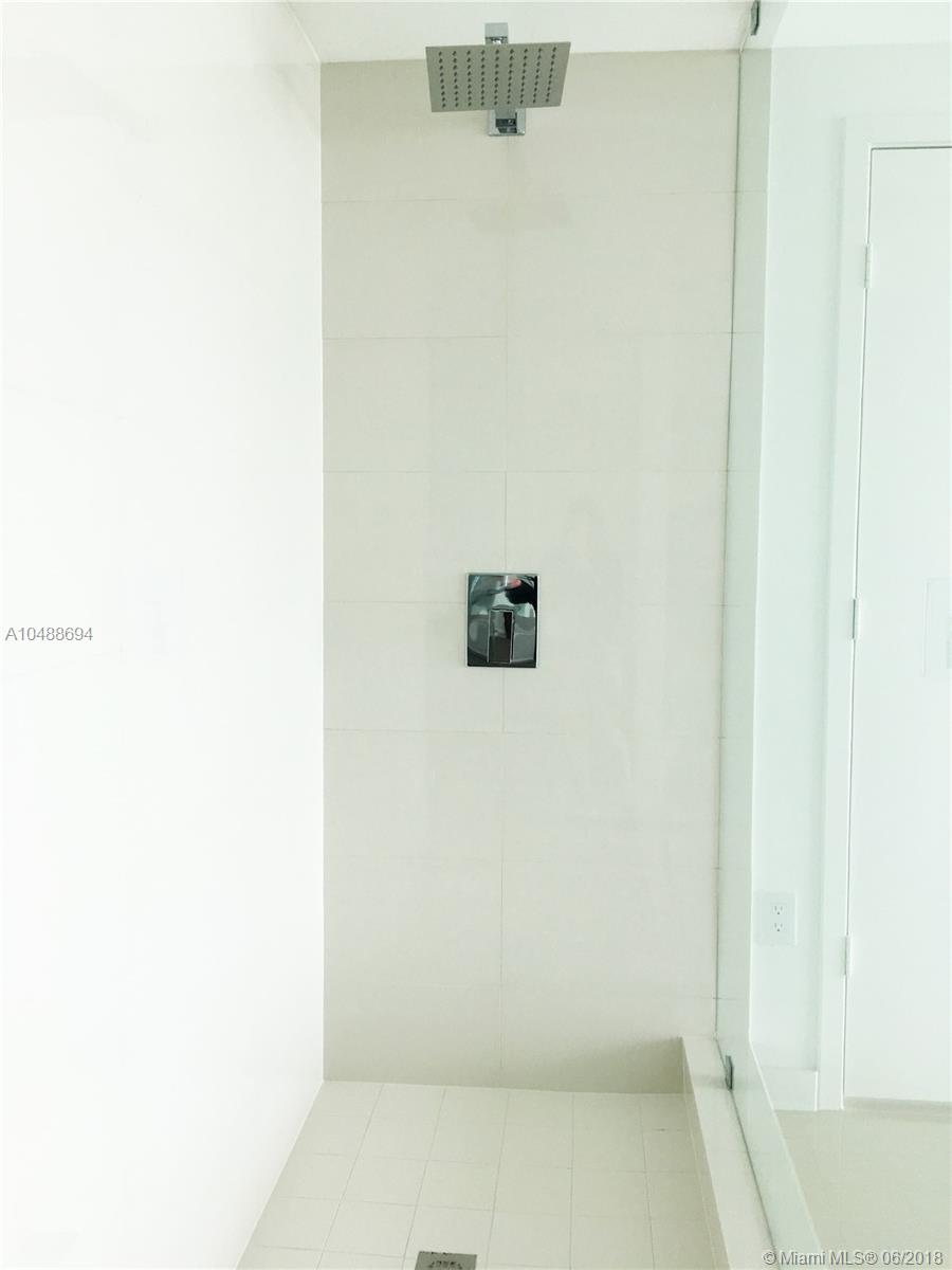 ICON BAY CONDO - Residential Lease