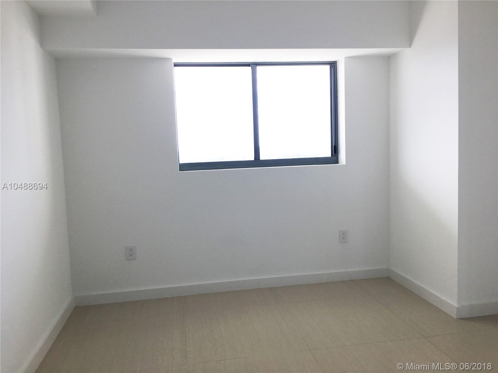 ICON BAY CONDO - Residential Lease