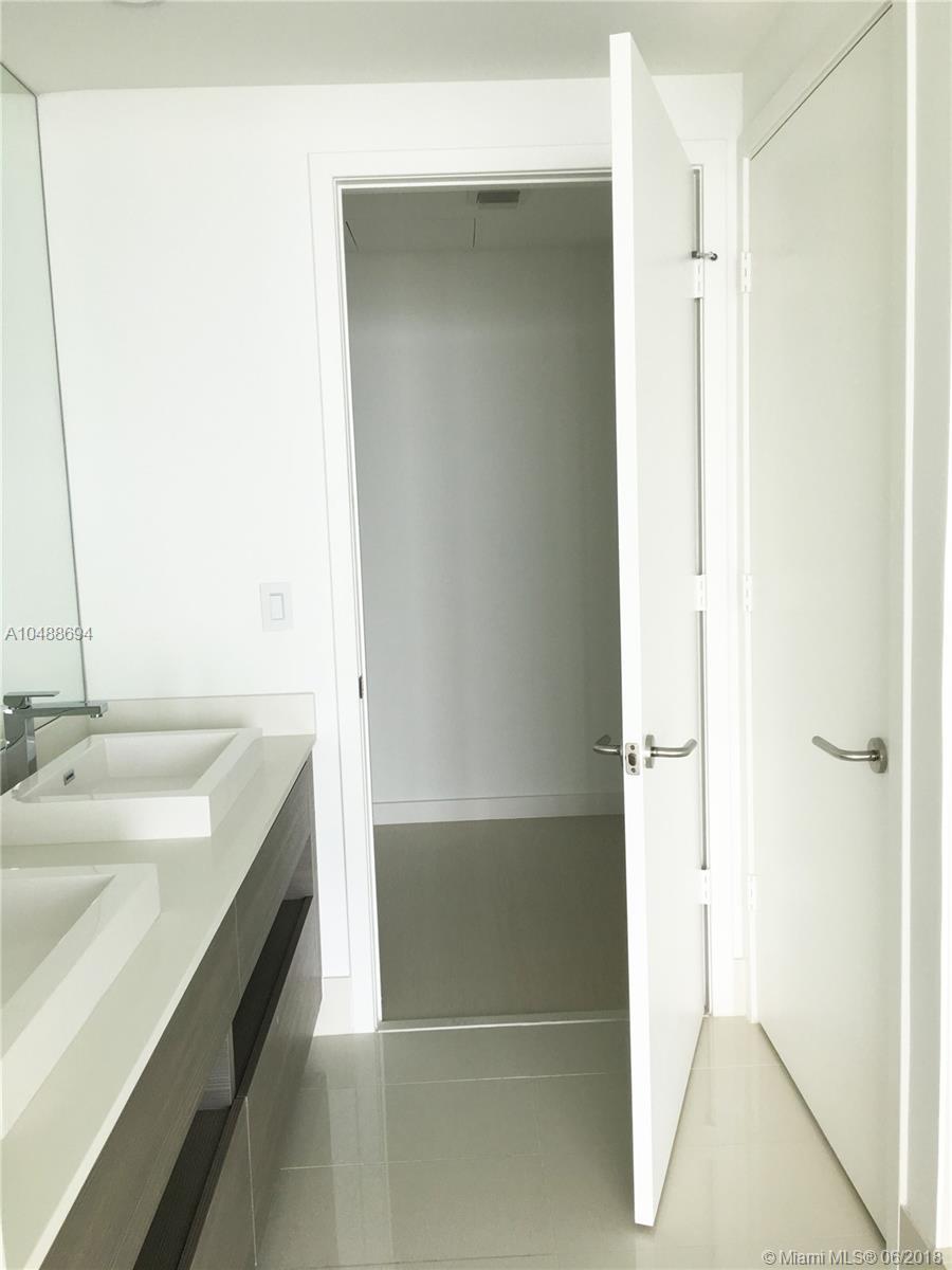 ICON BAY CONDO - Residential Lease