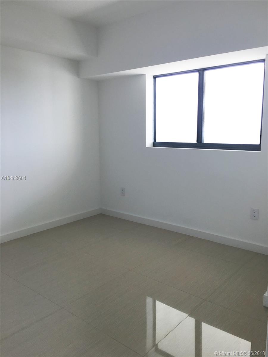 ICON BAY CONDO - Residential Lease
