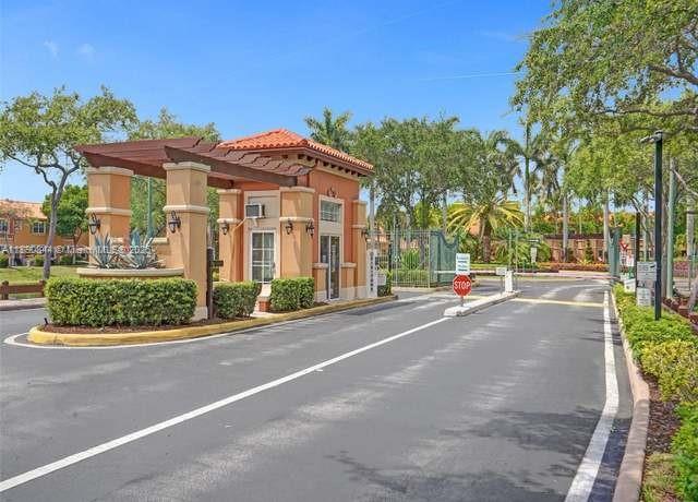 VILLAS AT HARBOR ISLES CO - Residential Lease