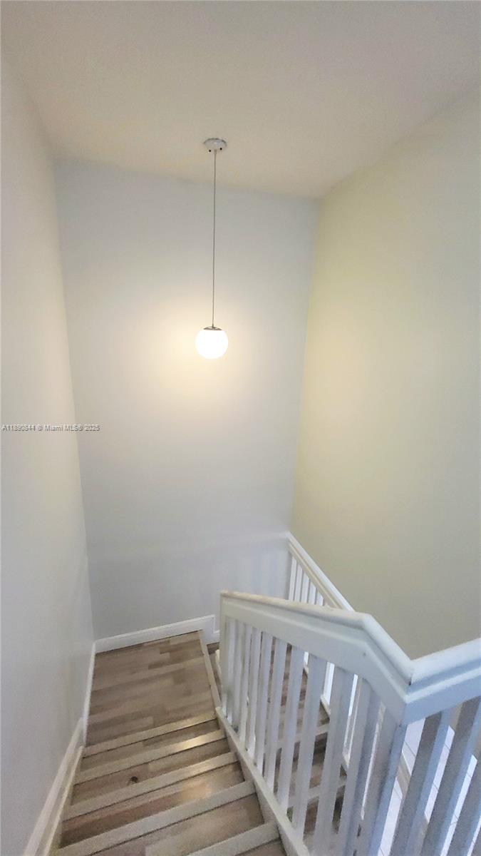 VILLAS AT HARBOR ISLES CO - Residential Lease