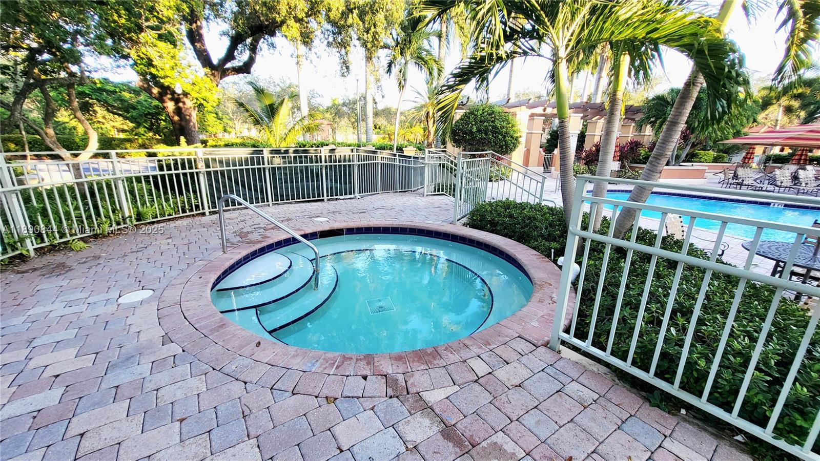 VILLAS AT HARBOR ISLES CO - Residential Lease