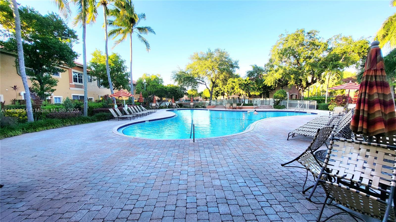 VILLAS AT HARBOR ISLES CO - Residential Lease